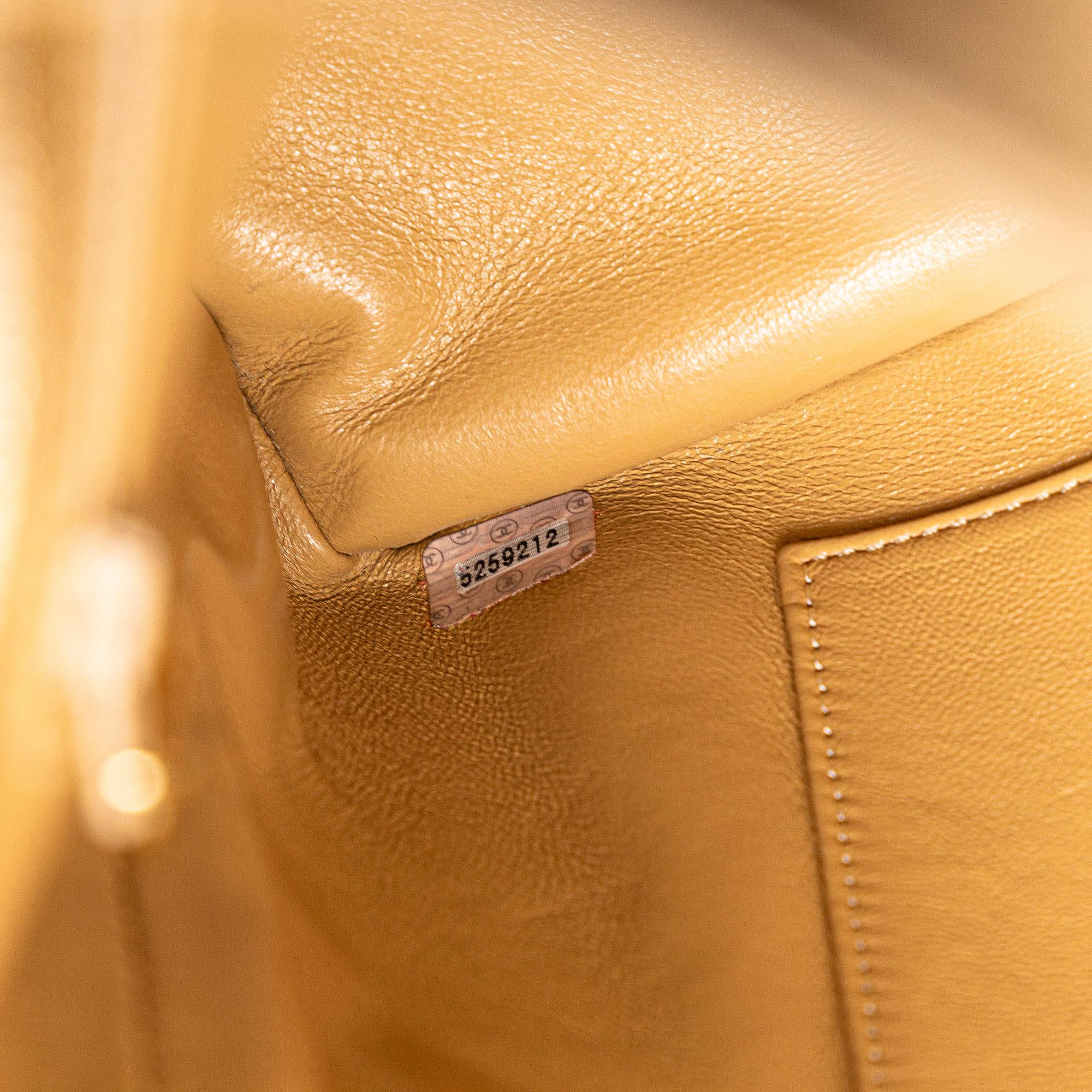 Chanel Caviar Medallion Tote (SHG-euar6e)