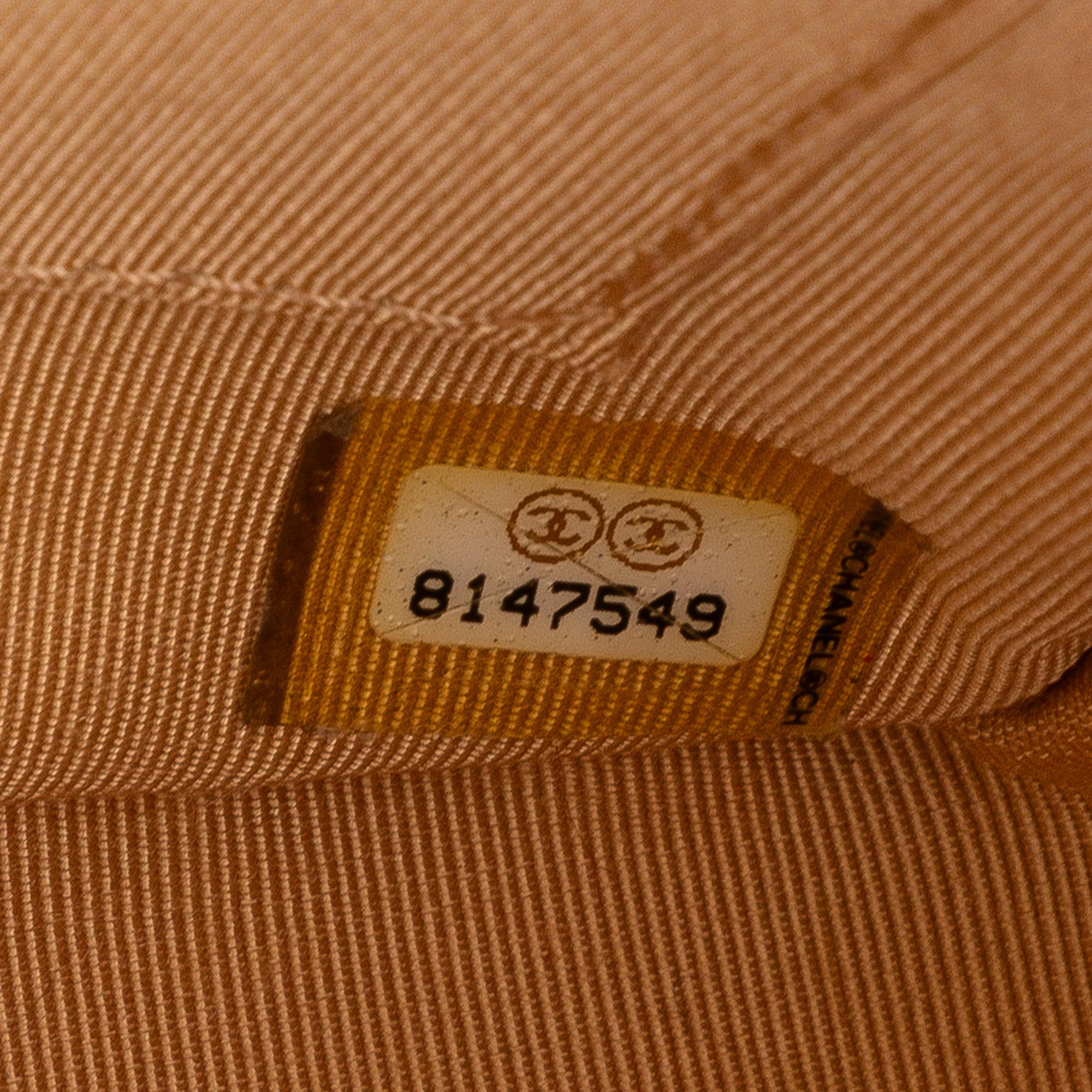 Chanel Caviar Petite Shopping Tote (SHG-Scfqjp)