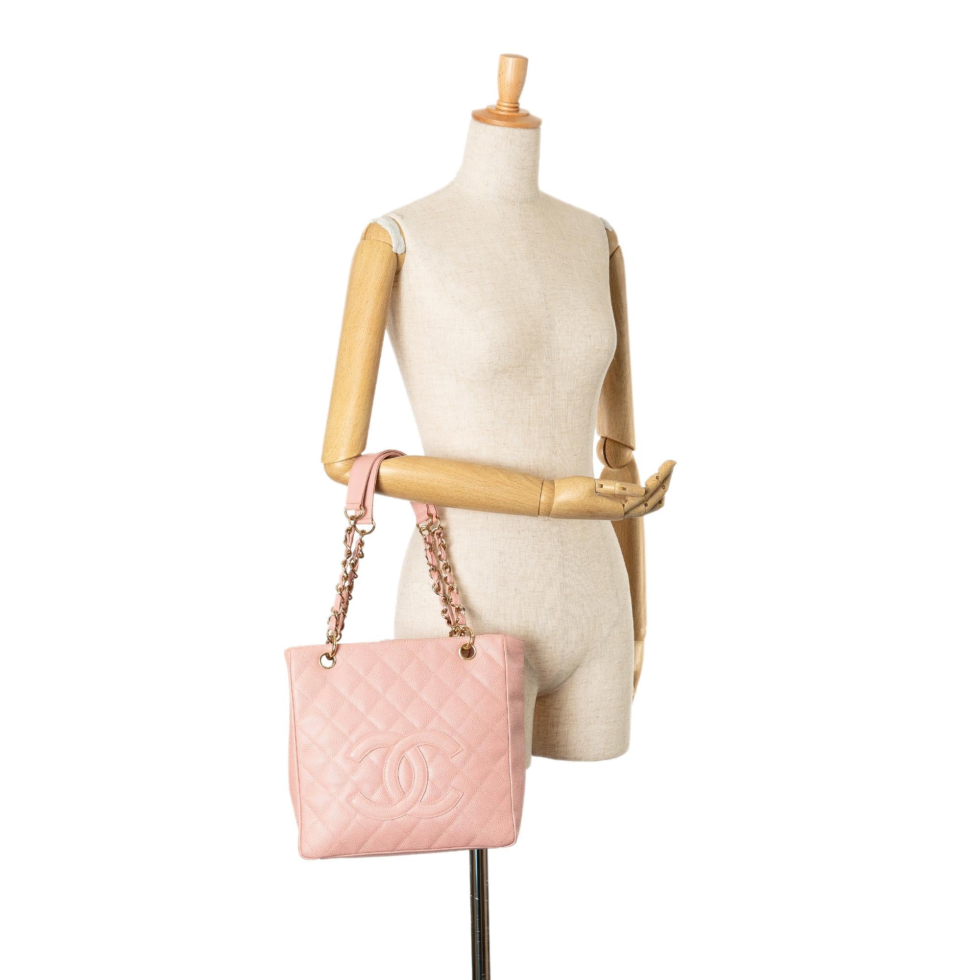 Chanel Caviar Petite Shopping Tote (SHG-Scfqjp)