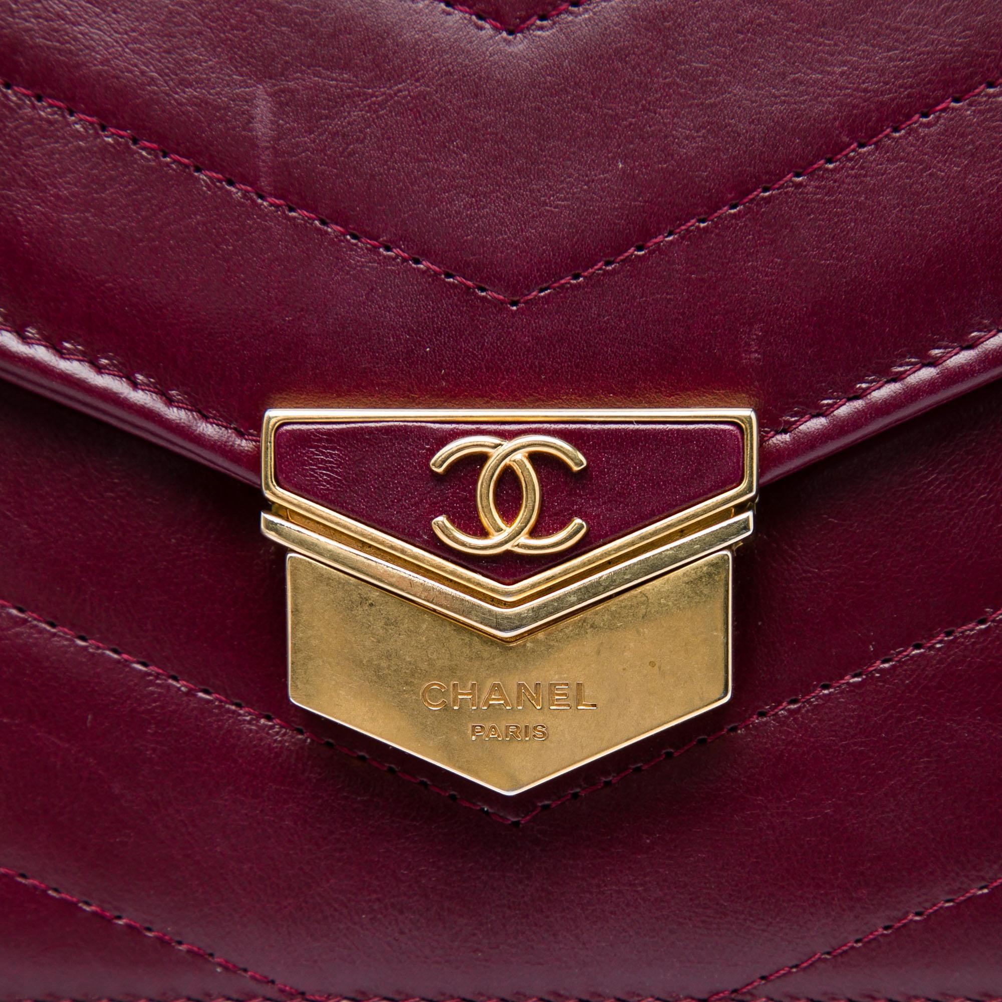 Chanel Chevron Calfskin Medal Wallet On Chain