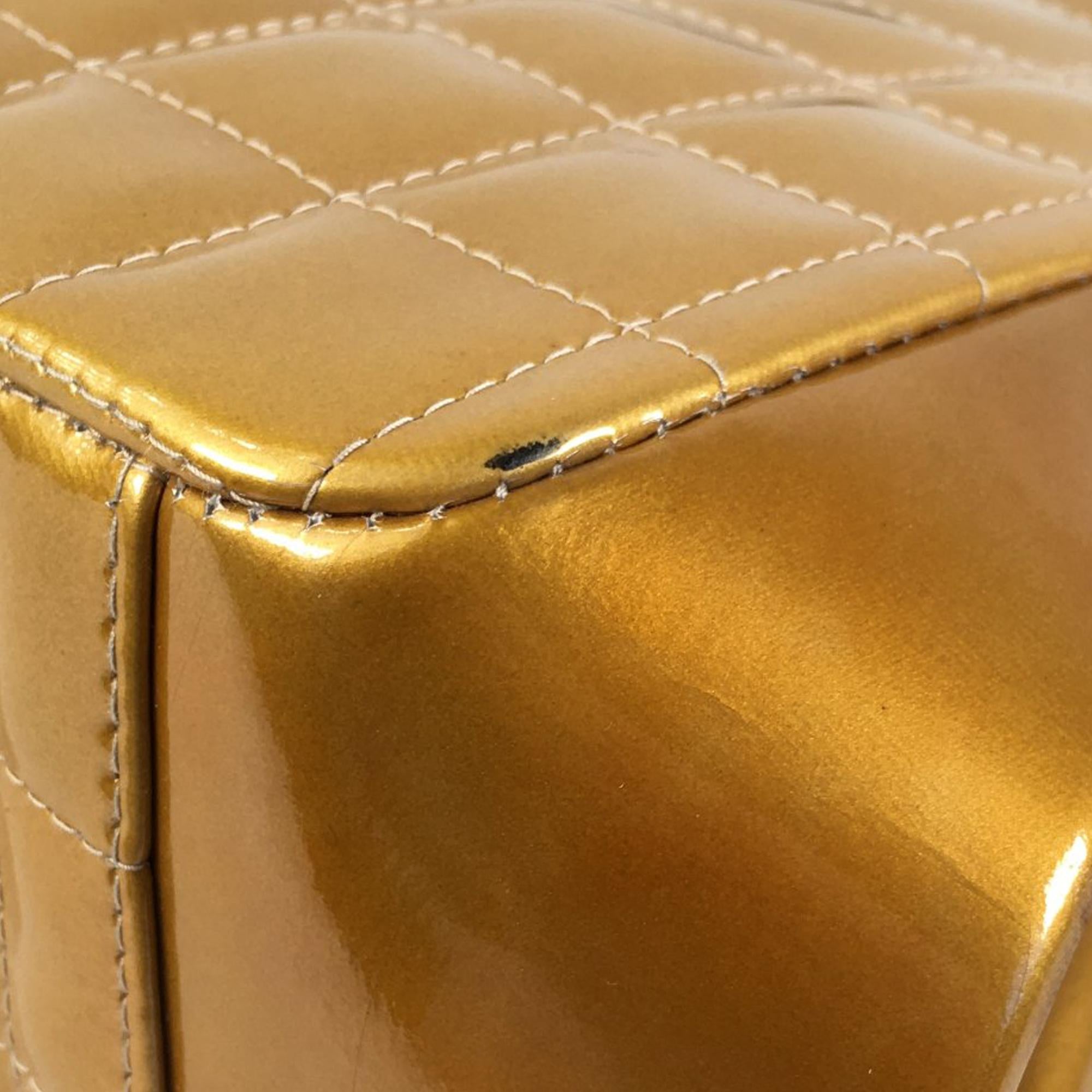 Chanel Chocolate Bar Patent Shoulder Bag (SHG-Fp3vtQ)