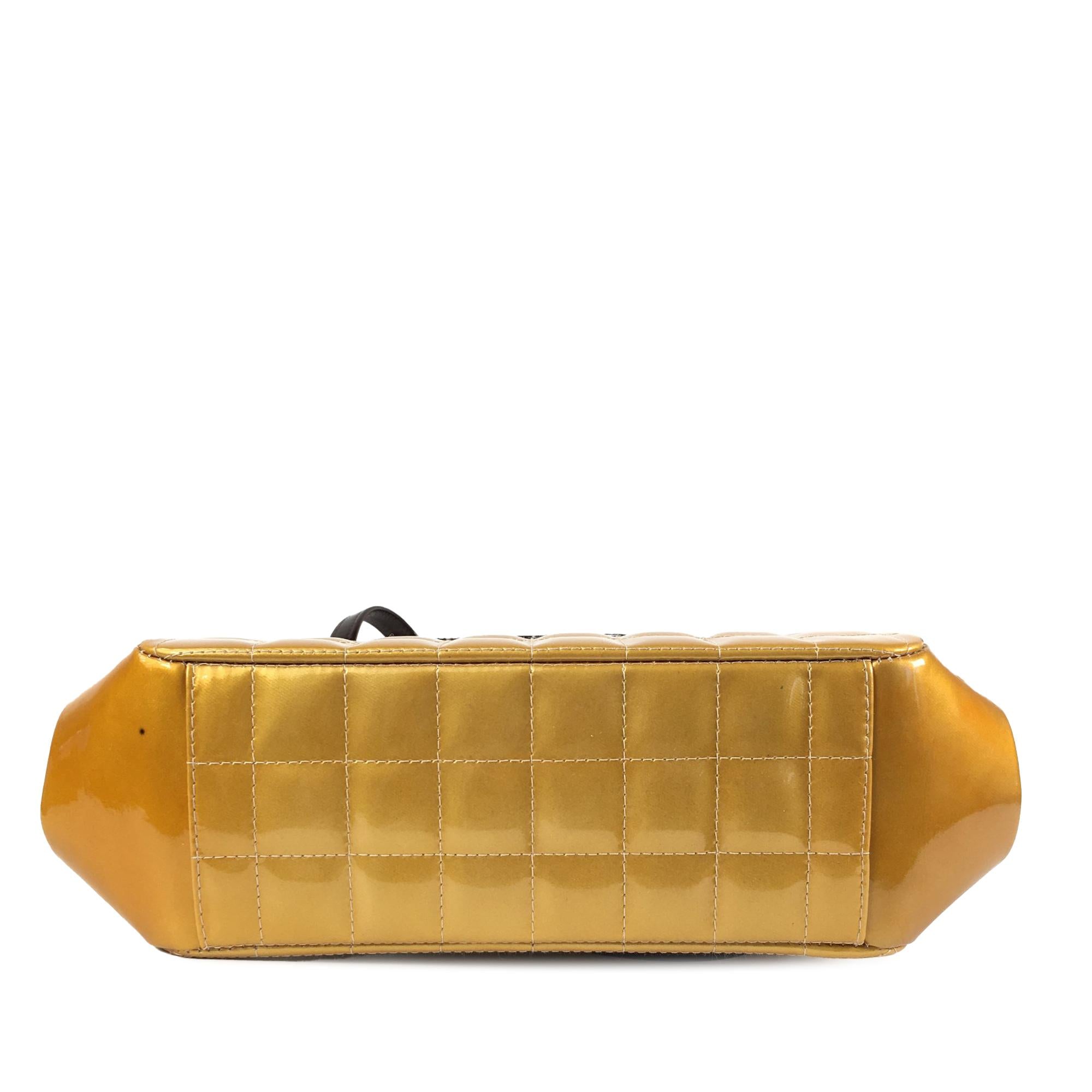 Chanel Chocolate Bar Patent Shoulder Bag (SHG-Fp3vtQ)