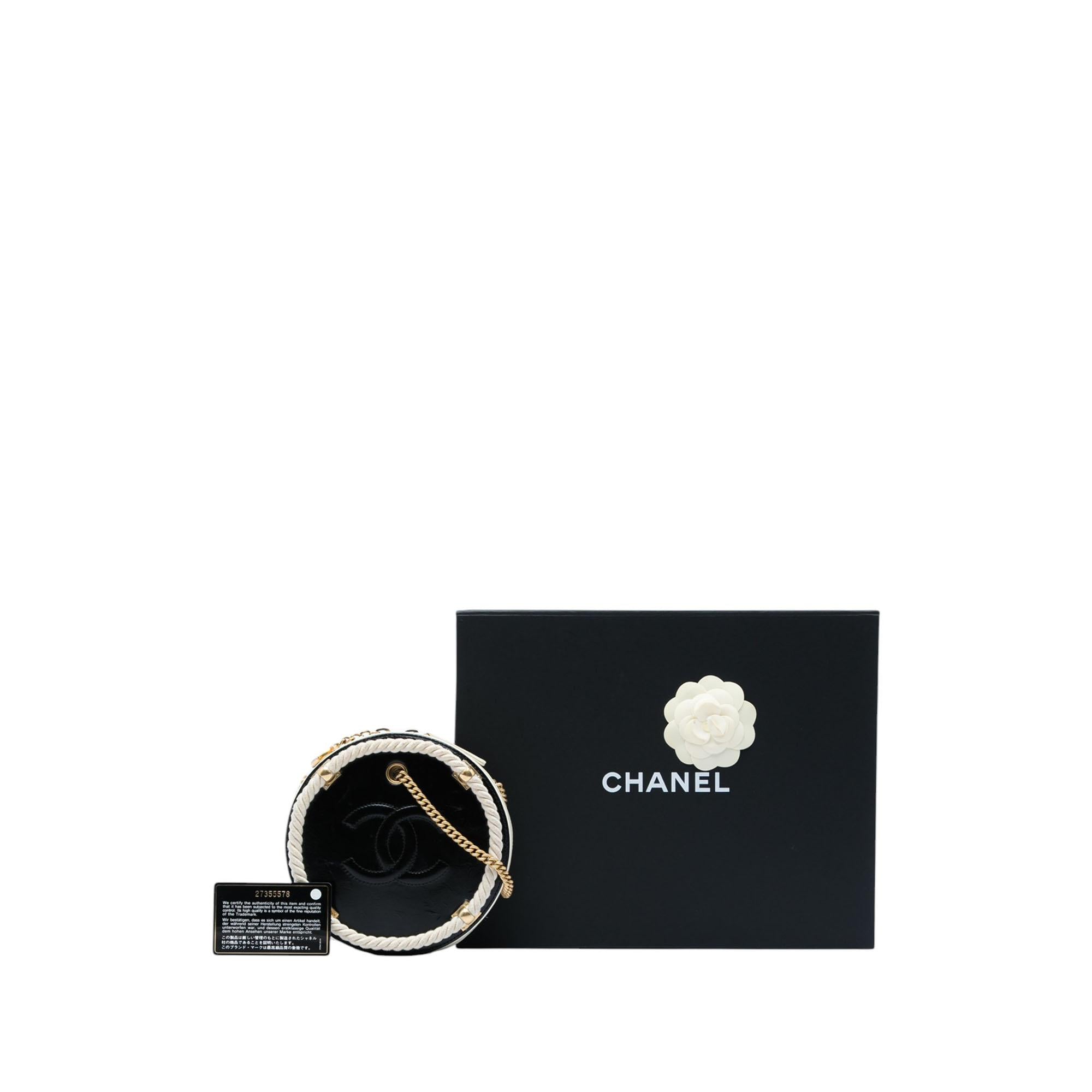 Chanel Crumpled Calfskin En Vogue Round Bag