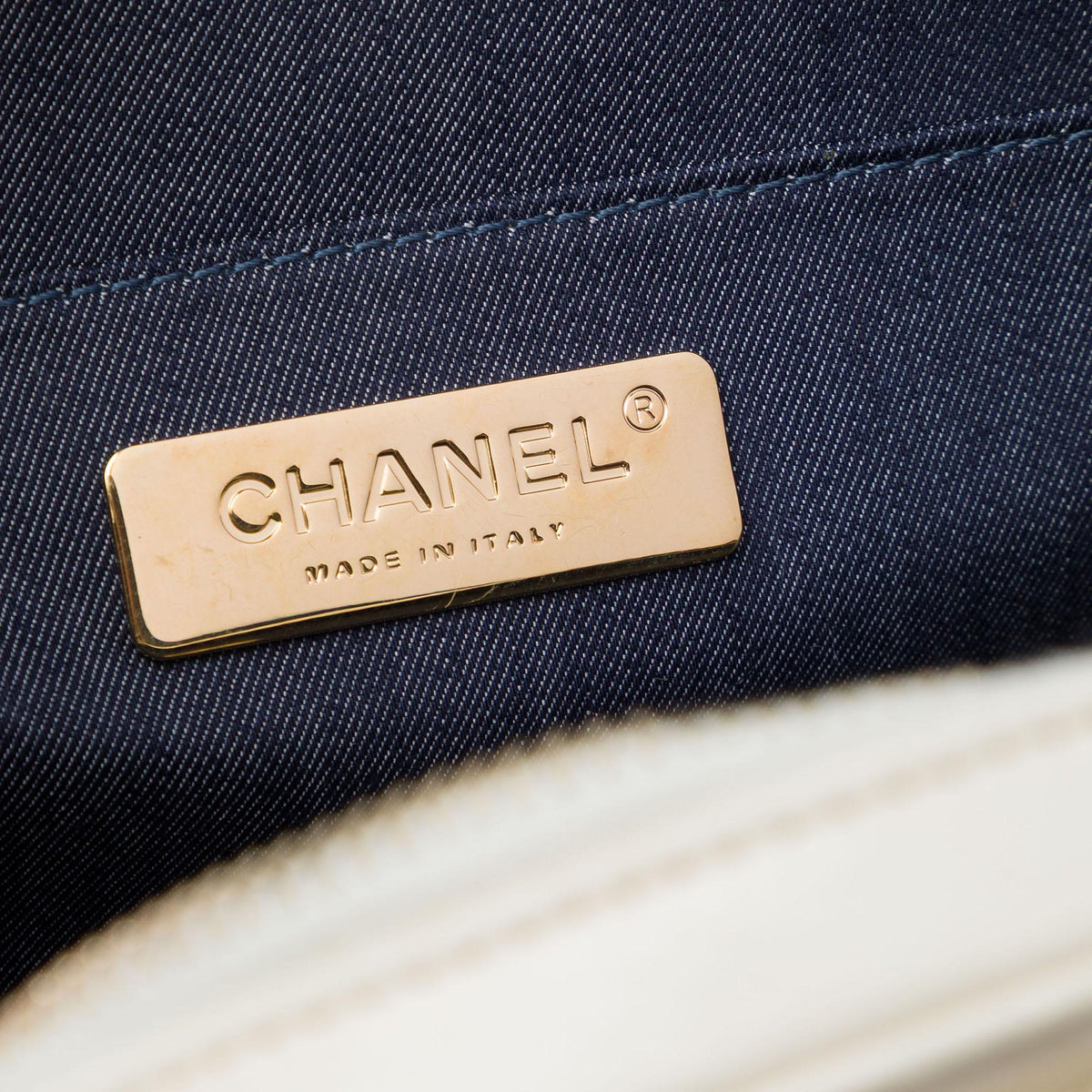 Chanel Crumpled Calfskin En Vogue Round Bag