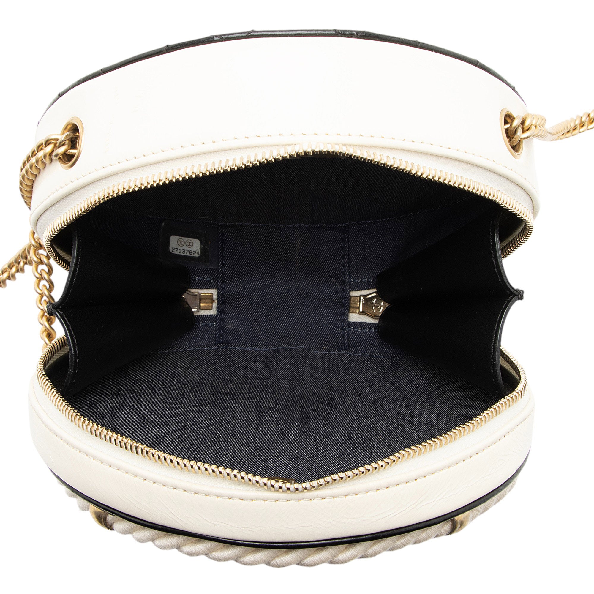 Chanel Crumpled Calfskin En Vogue Round Shoulder Bag