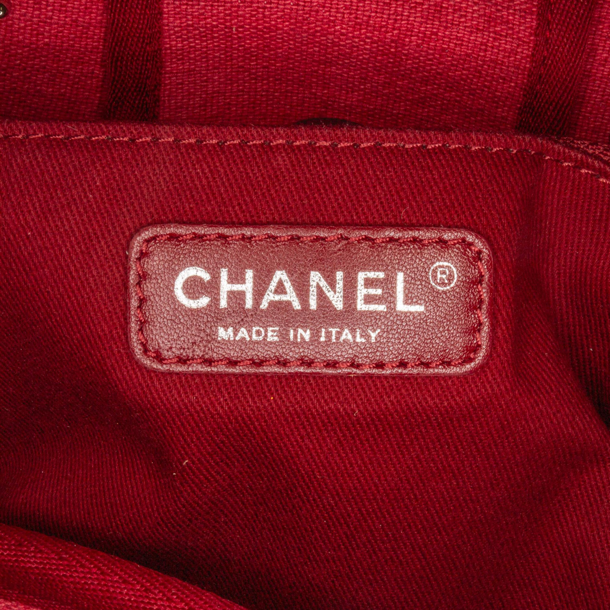 Chanel Deauville Tote (SHG-qEiq1r)