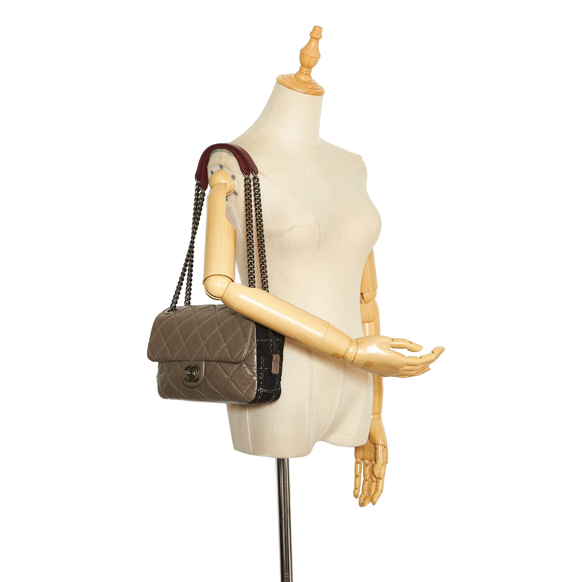 Chanel Glazed Matelasse Portobello Flap Bag (SHG-HqIza9)