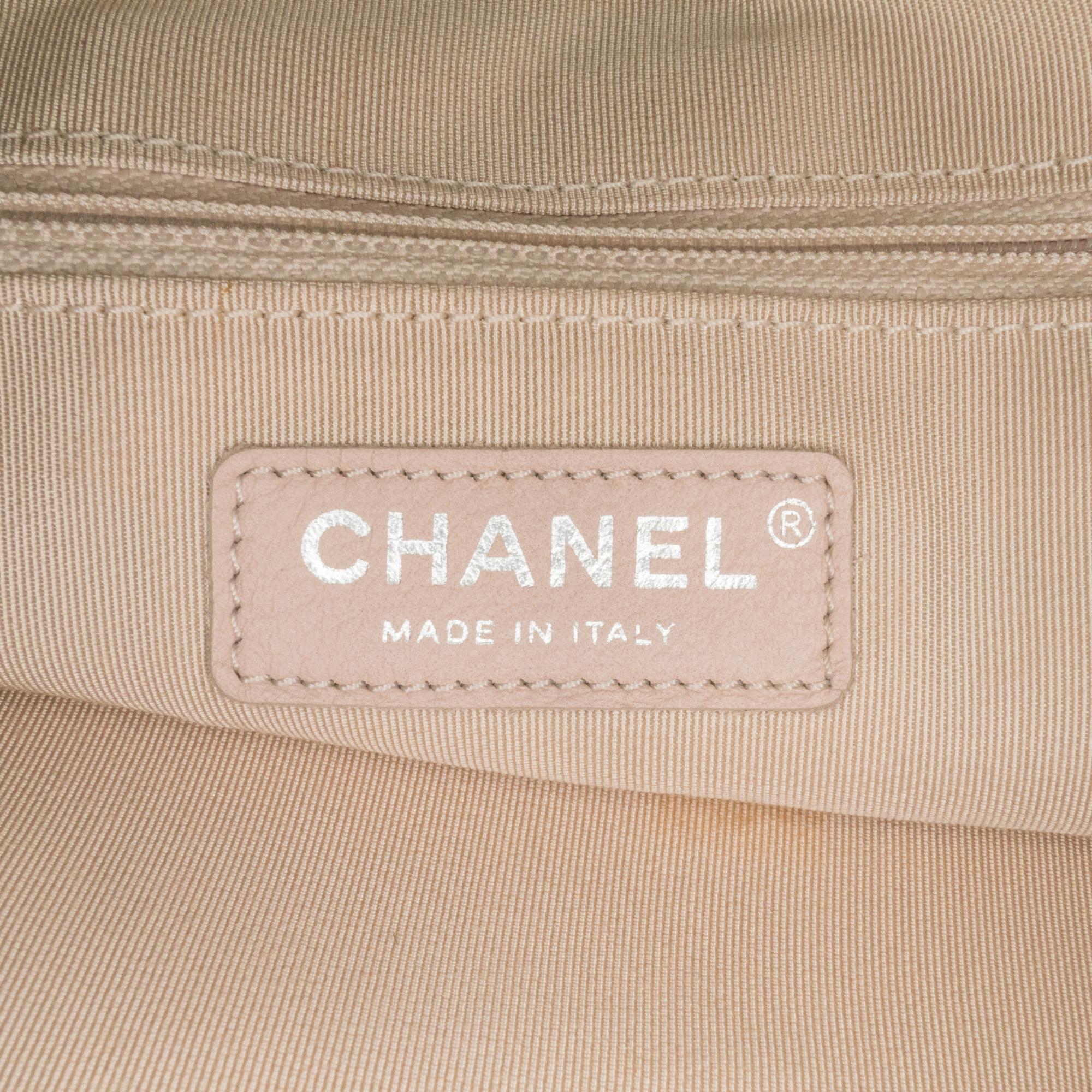 Chanel La Pausa Bay Shopping Tote (SHG-tn2HR3)