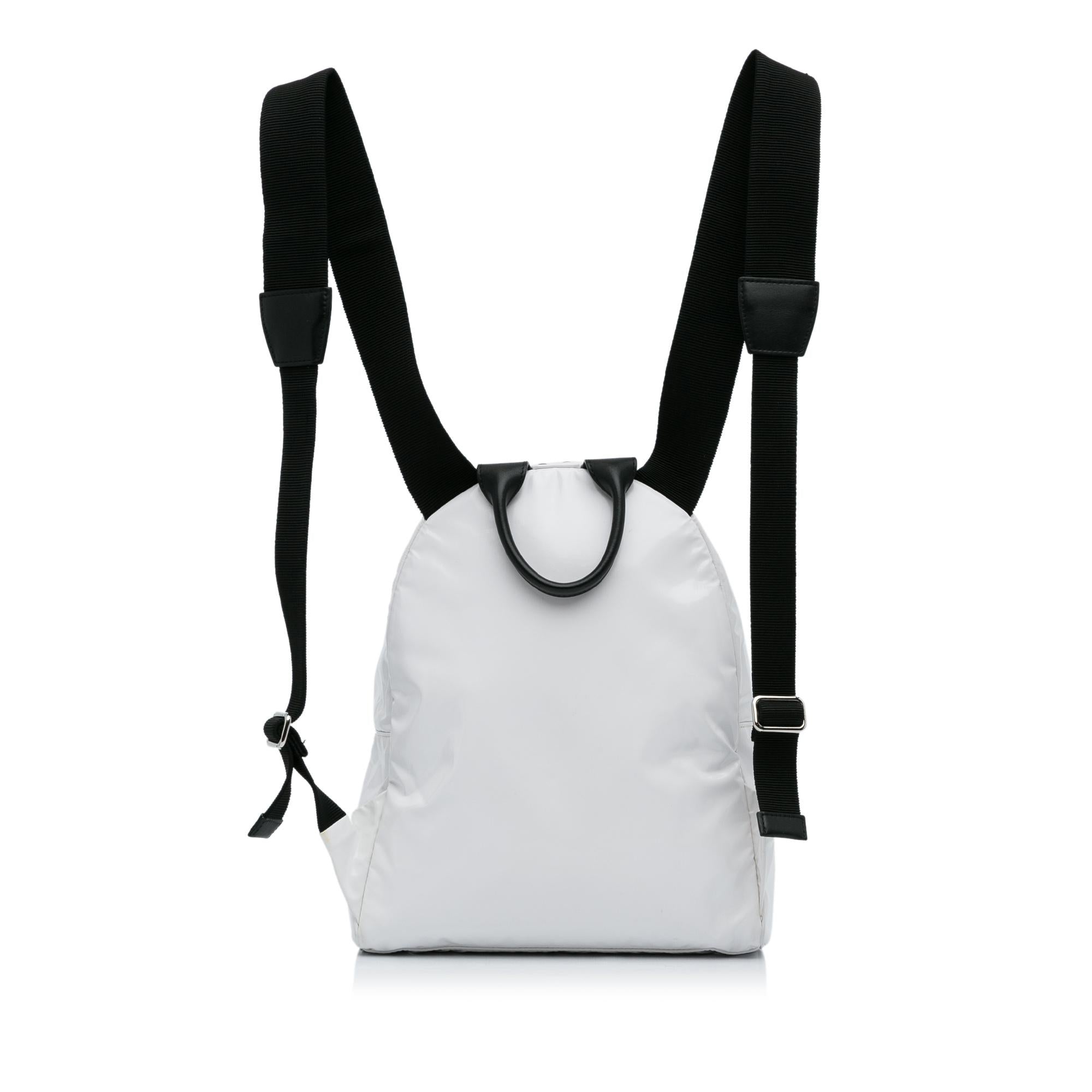 Chanel La Pausa Vinyl Backpack (SHG-8DJhRs)