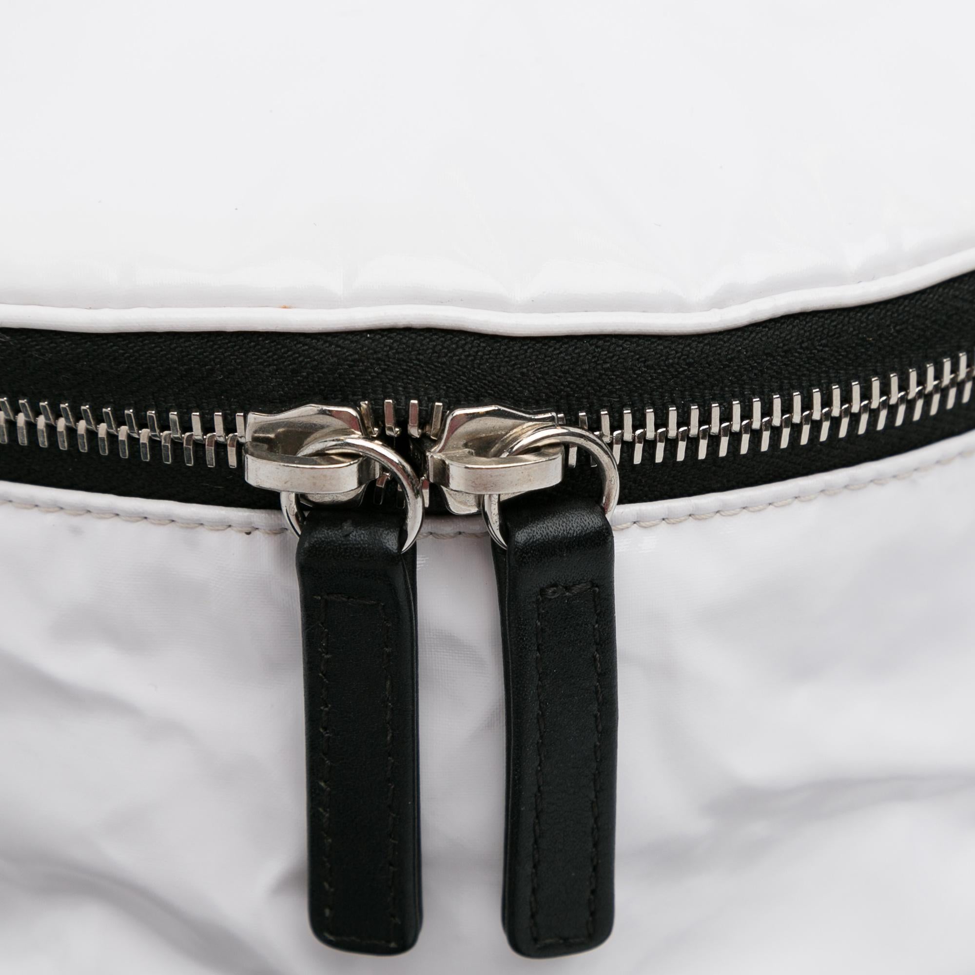 Chanel La Pausa Vinyl Backpack (SHG-8DJhRs)