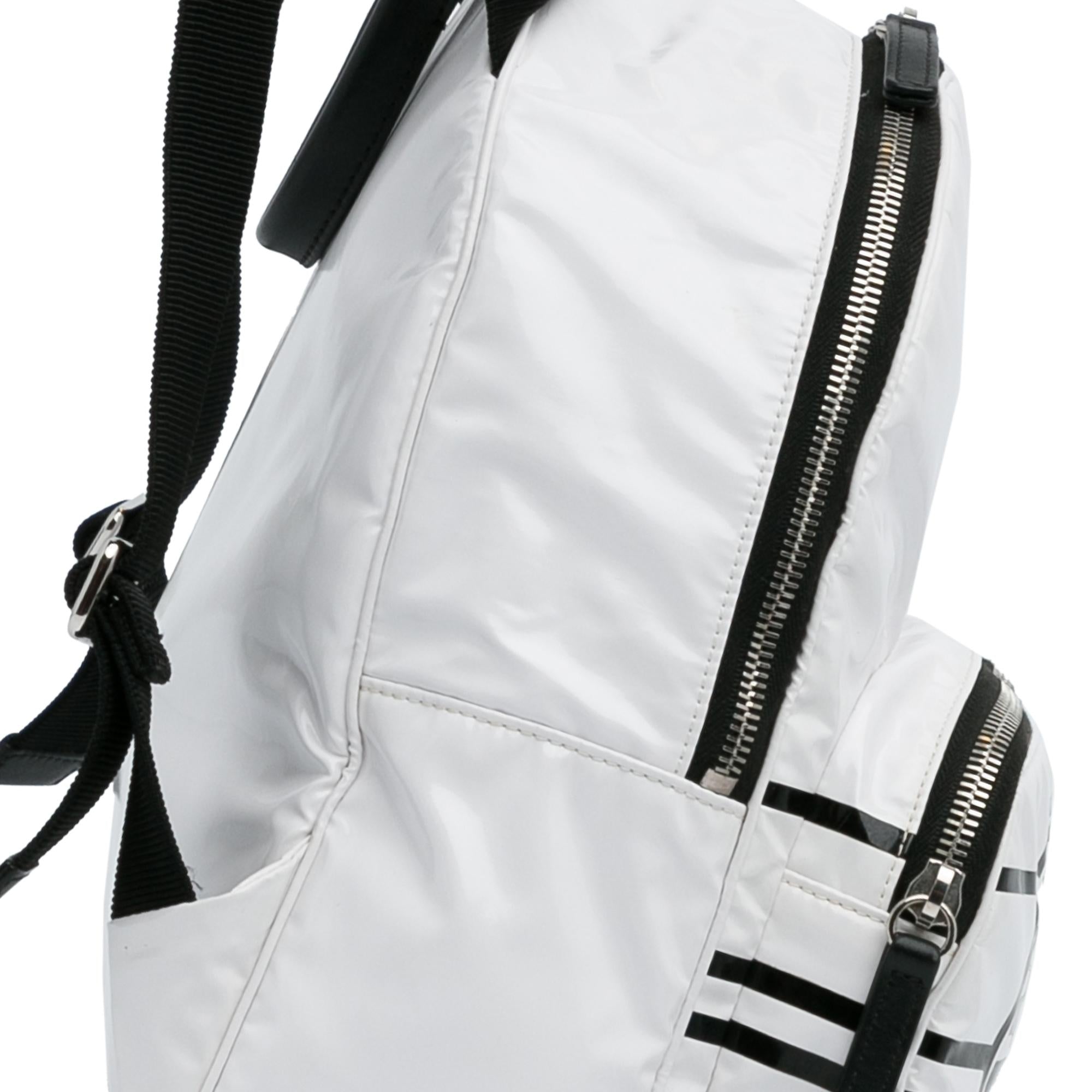 Chanel La Pausa Vinyl Backpack (SHG-8DJhRs)