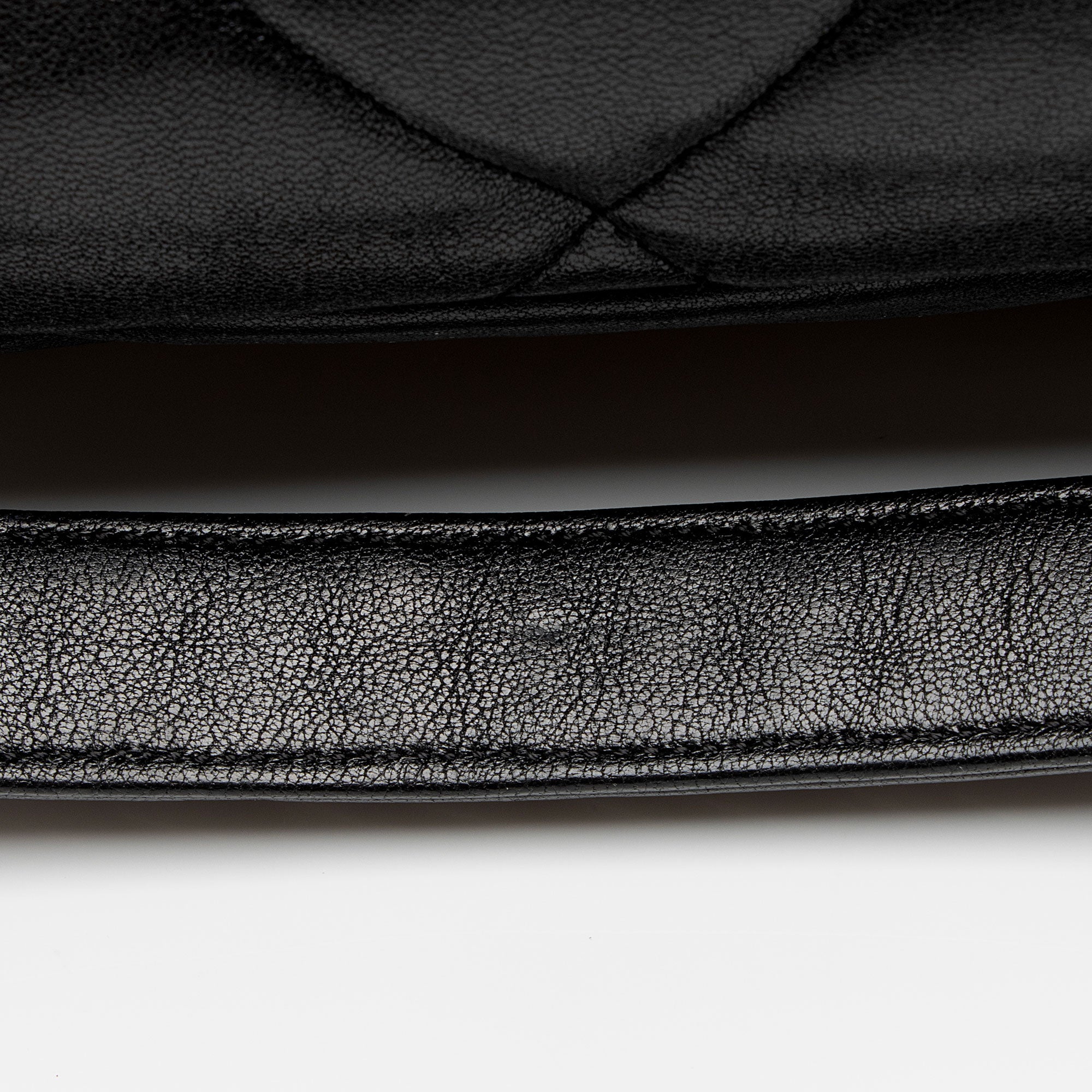 Chanel Lambskin 19 Maxi Flap Shoulder Bag (SHF-uWRj8f)