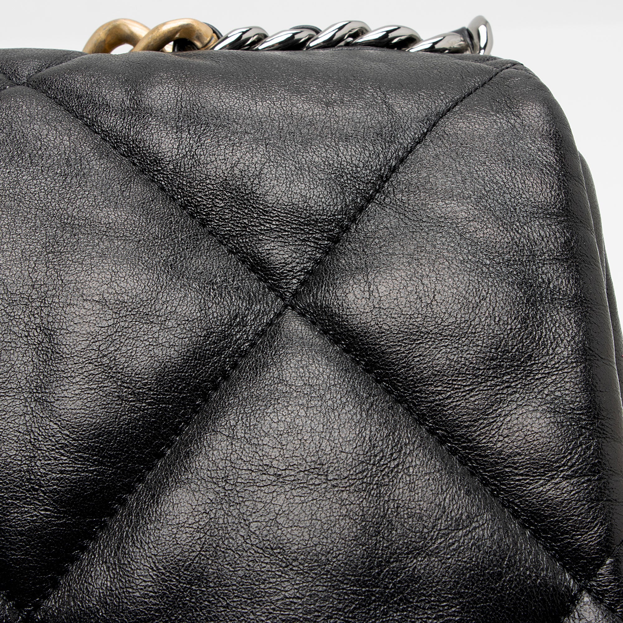 Chanel Lambskin 19 Maxi Flap Shoulder Bag (SHF-uWRj8f)