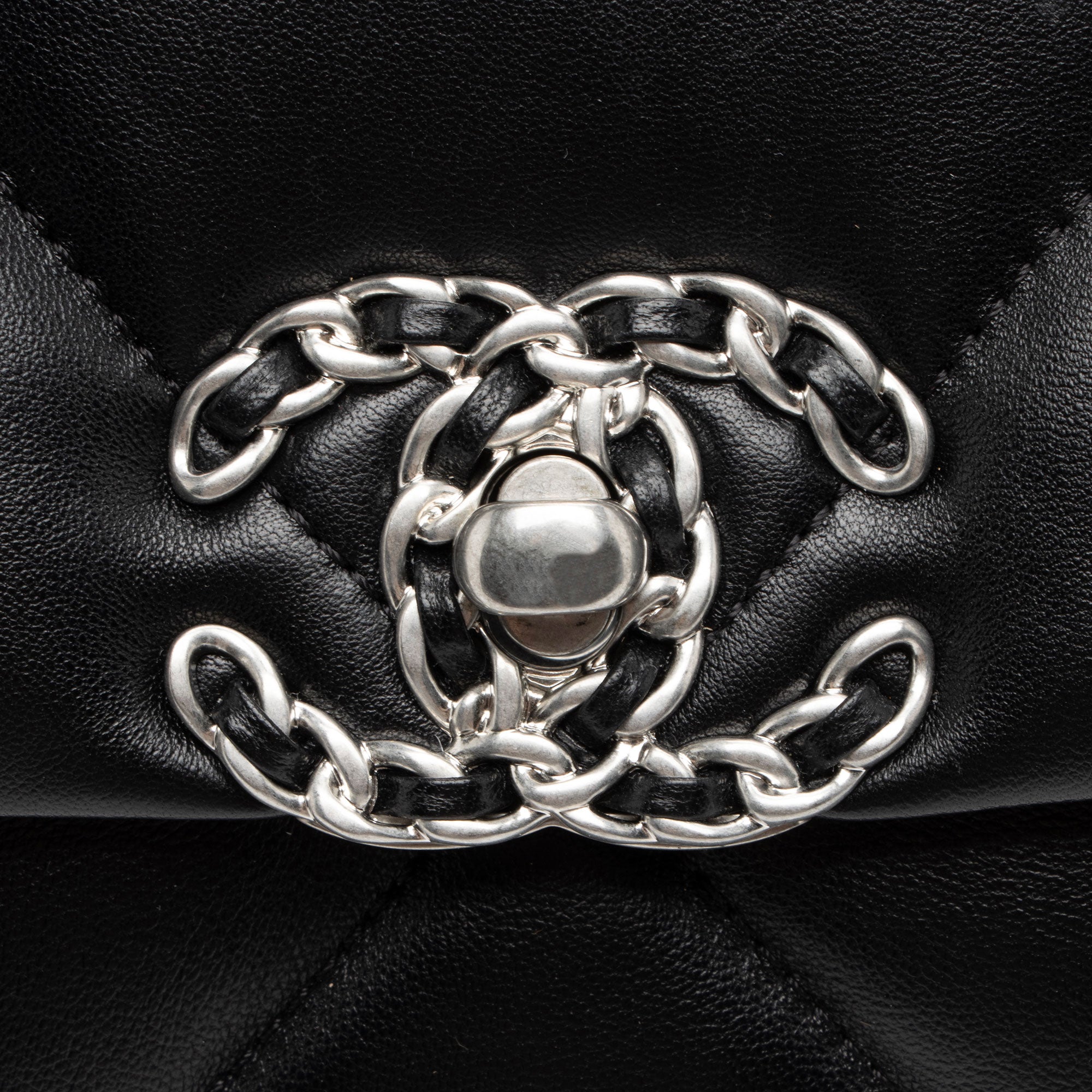 Chanel Lambskin 19 Medium Flap Shoulder Bag (SHF-boGp4i)