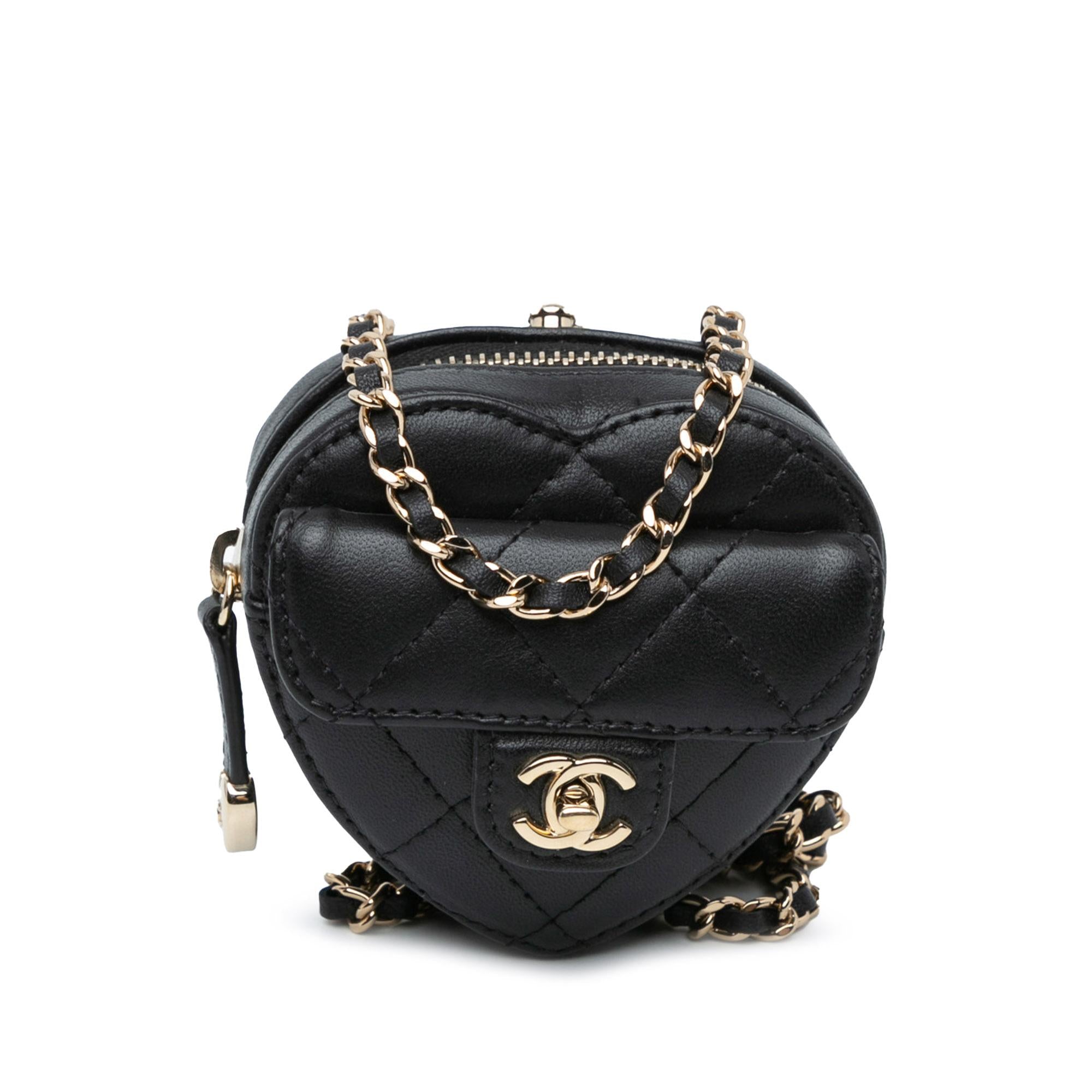 Chanel Lambskin CC in Love Heart Necklace Bag (SHG-rraSBR)