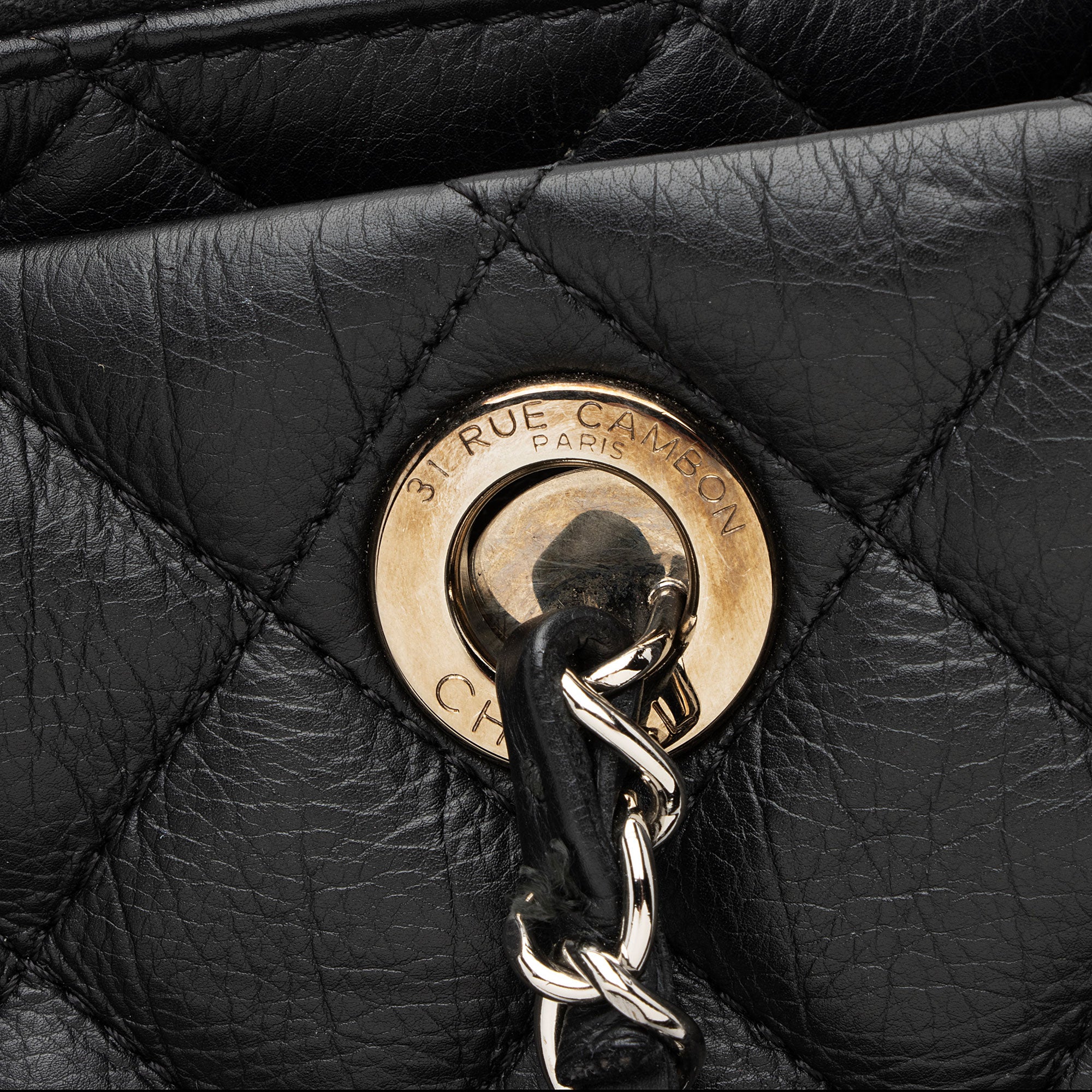 Chanel Lambskin Chic & Soft CC Large Shopping Tote (SHF-PxYWup)