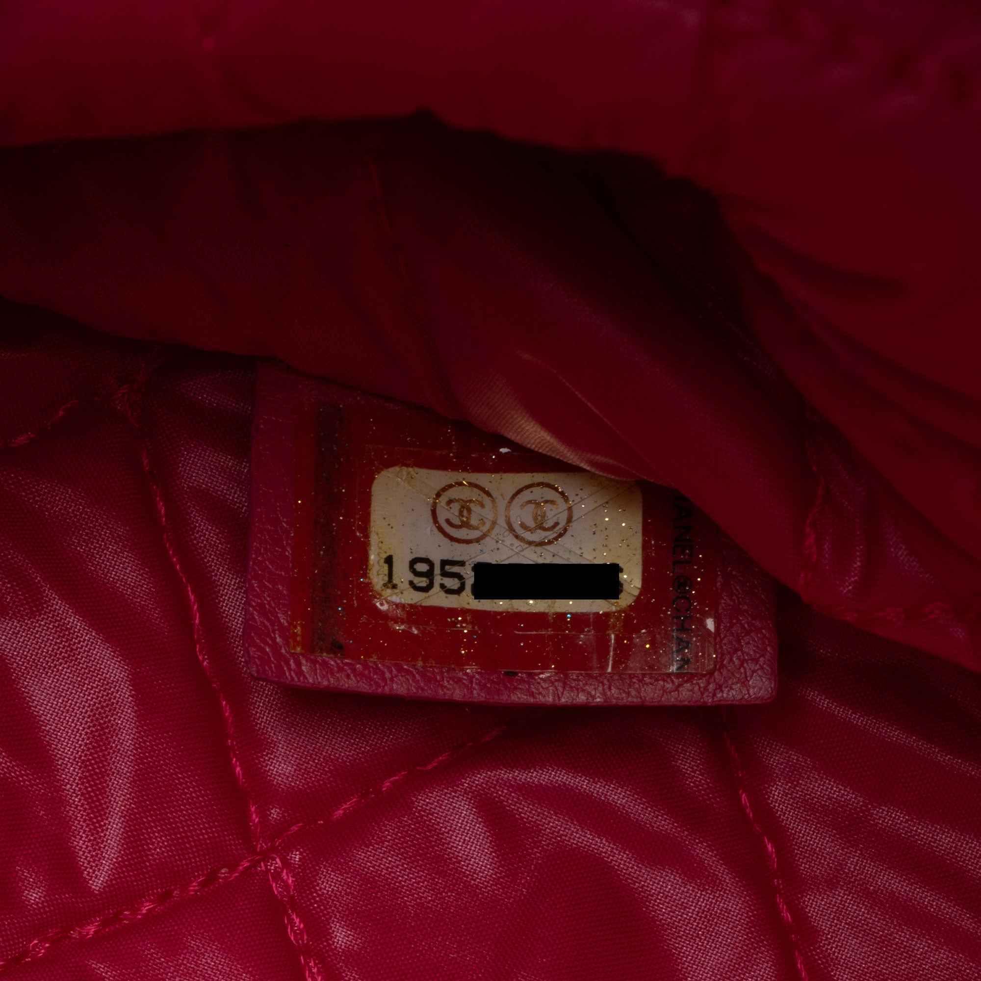 Chanel Lambskin Large O-Case (SHF-tCz0r4)