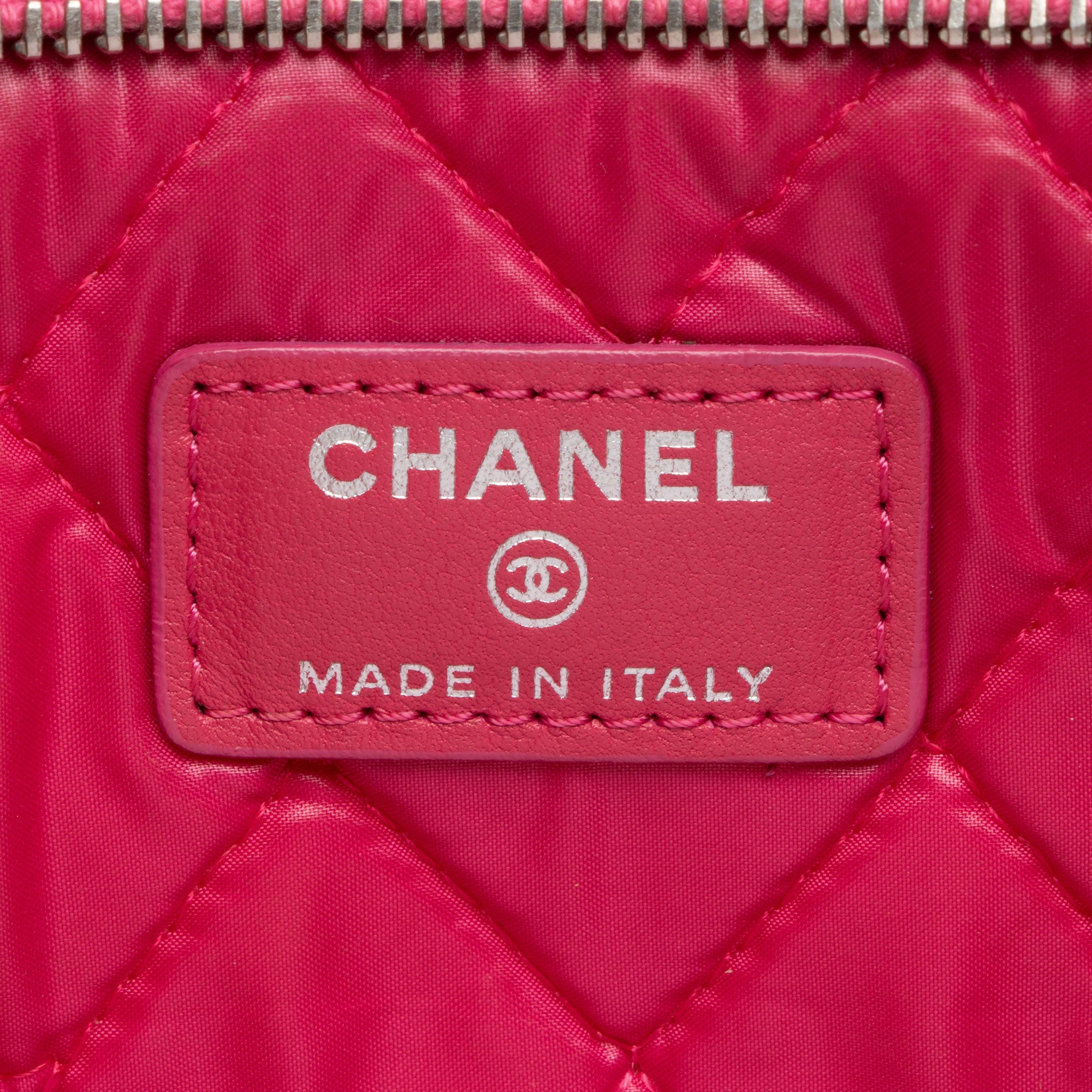Chanel Lambskin Large O-Case (SHF-tCz0r4)