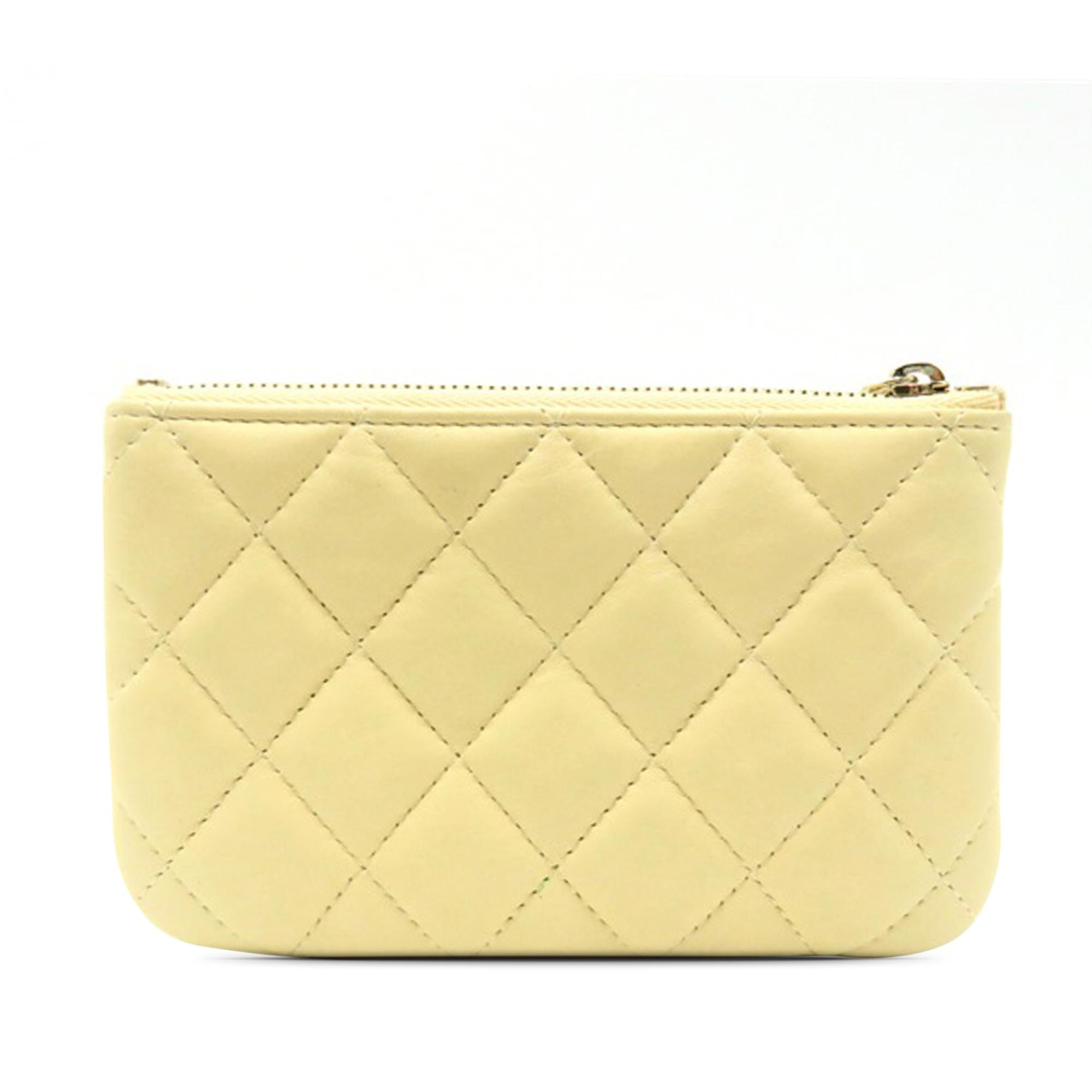 Chanel Lambskin Mini O Case Pouch (SHG-ubGuHV)