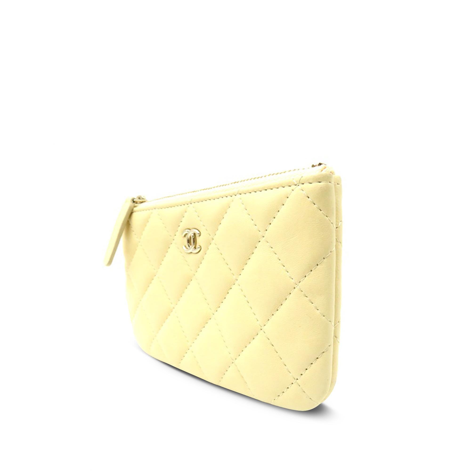 Chanel Lambskin Mini O Case Pouch (SHG-ubGuHV)