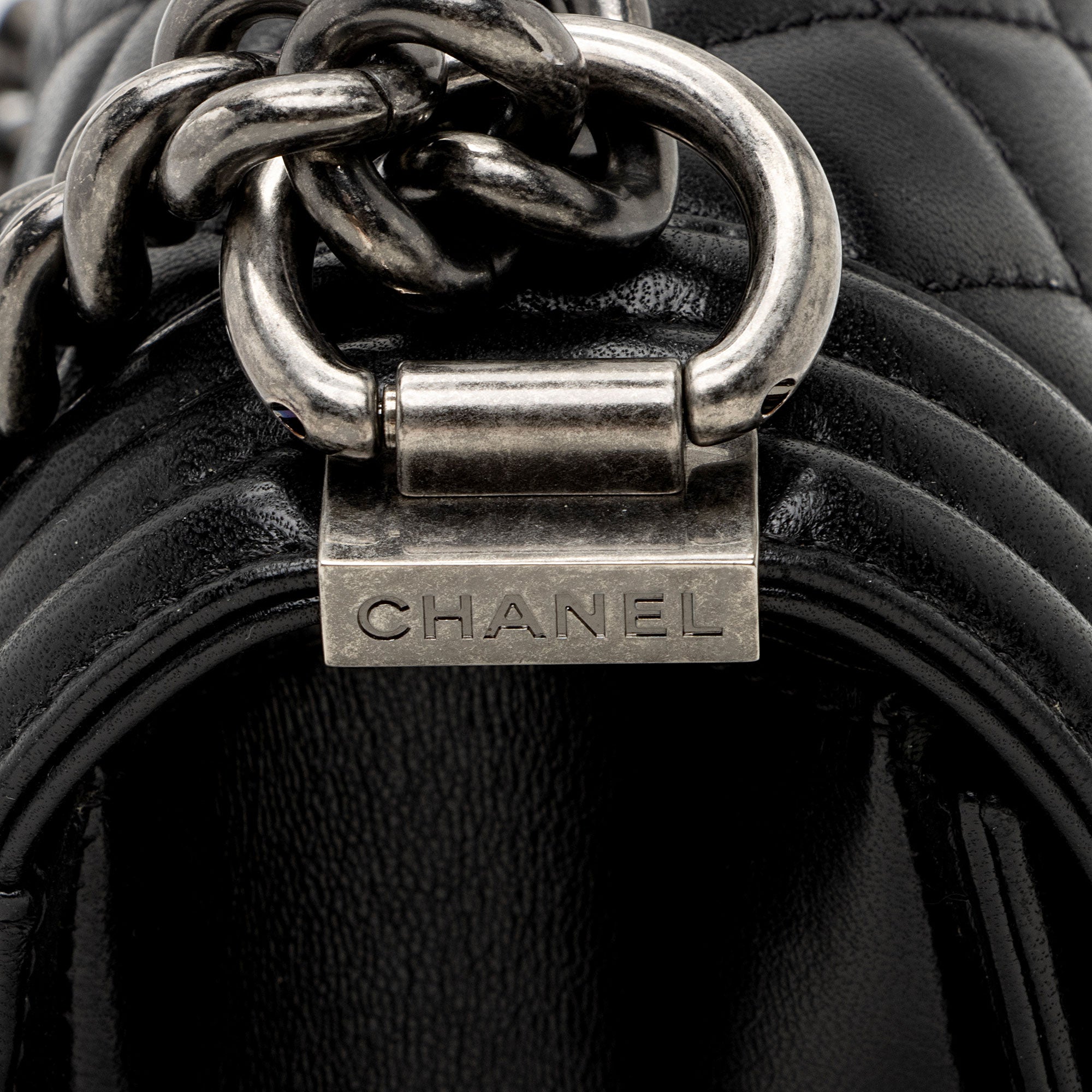 Chanel Lambskin Old Medium Boy Bag (SHF-hdtBBY)