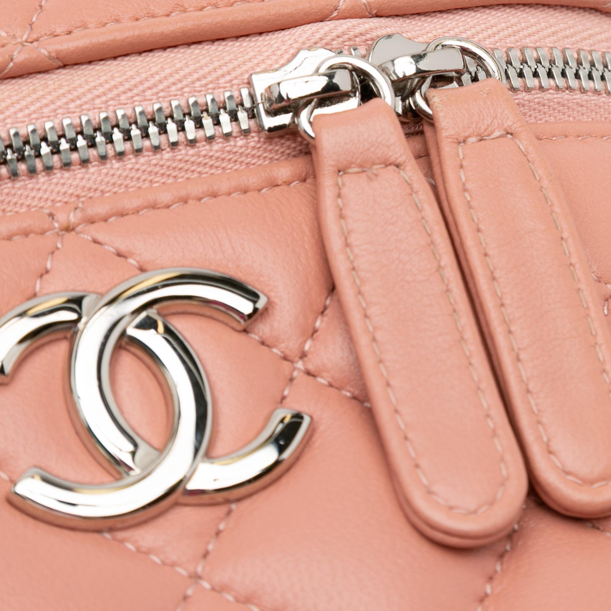 Chanel Lambskin Top Handle Vanity Case with Chain (SHG-K2wZoF)