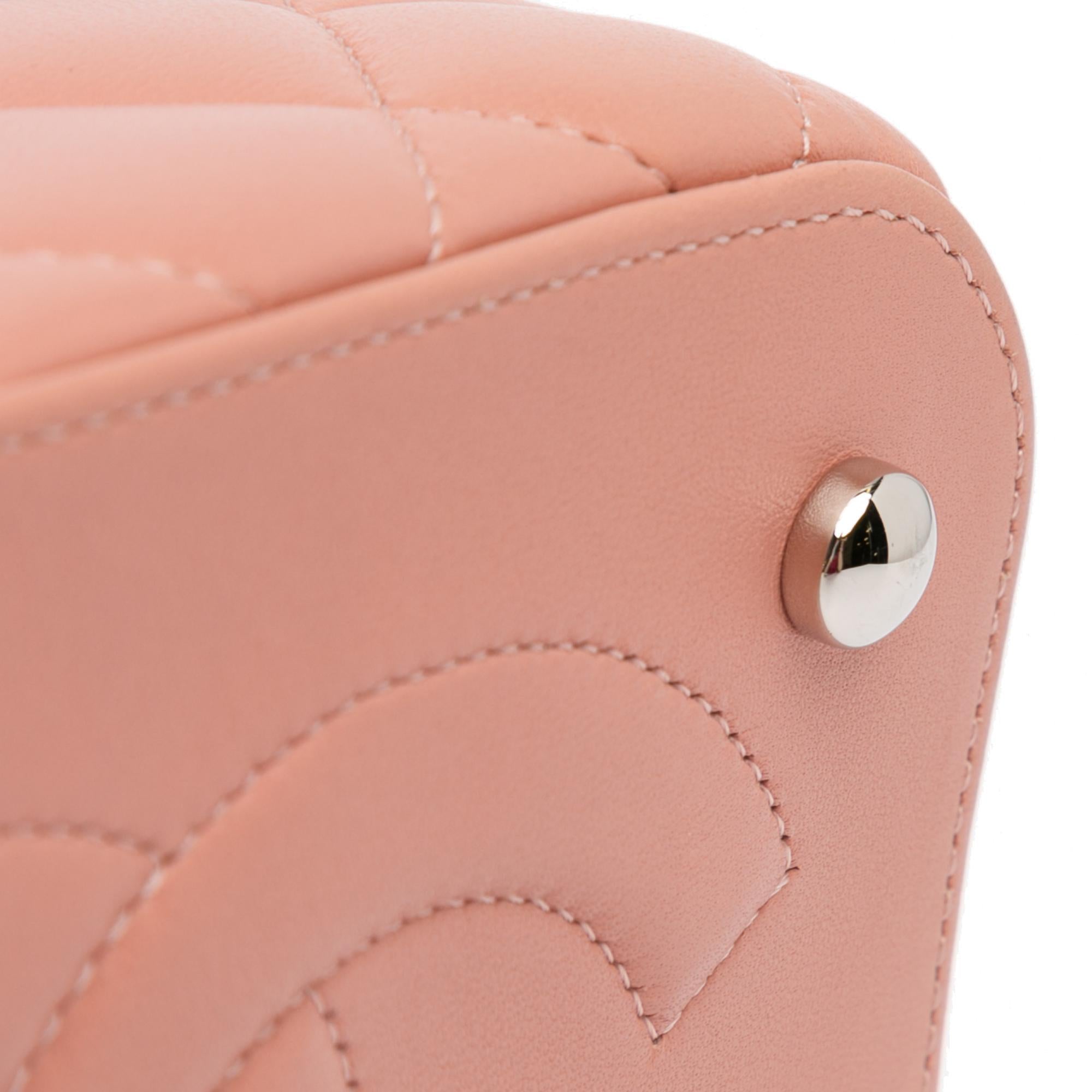 Chanel Lambskin Top Handle Vanity Case with Chain (SHG-K2wZoF)