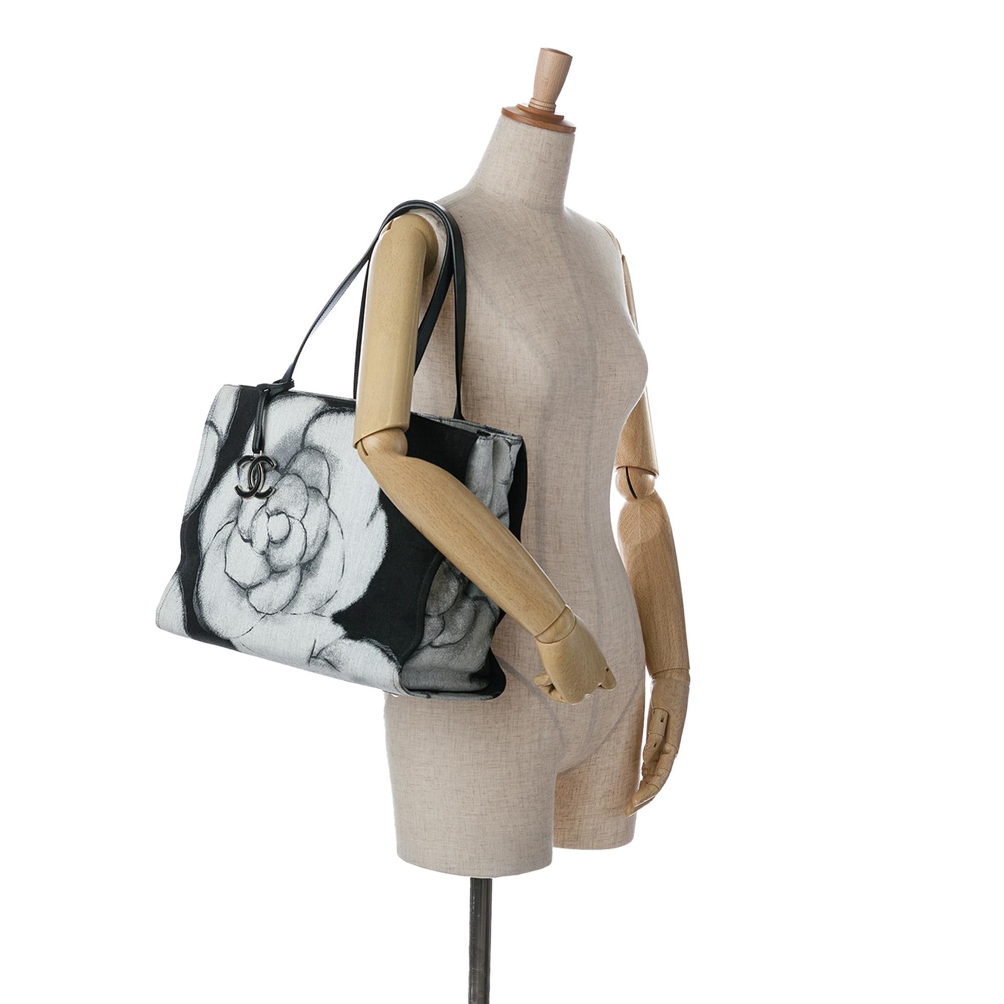 Chanel Large Camellia Printed Canvas Shopper Tote (SHG-HCaliE)