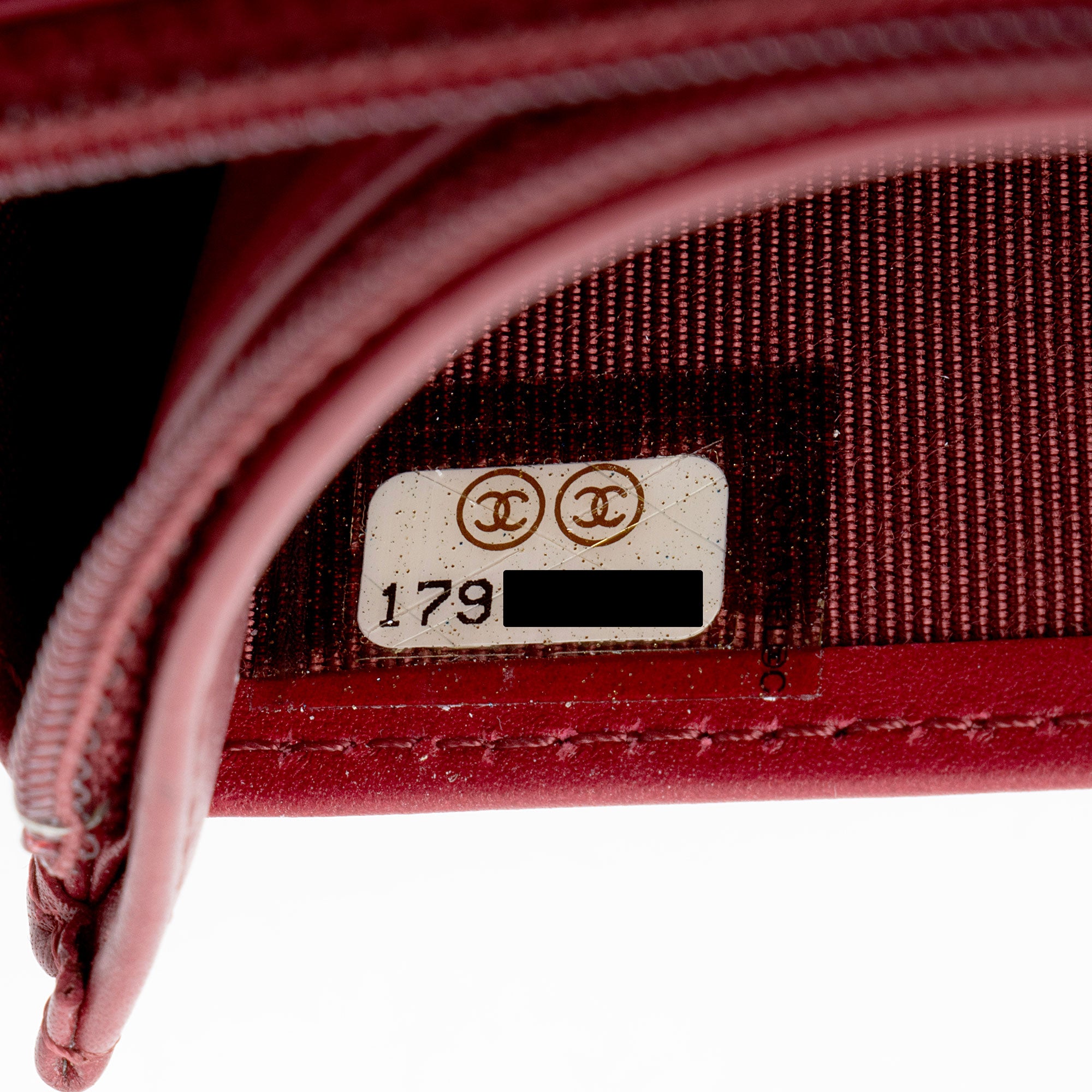 Chanel Leather Double Stitch CC Hamptons Yen Wallet