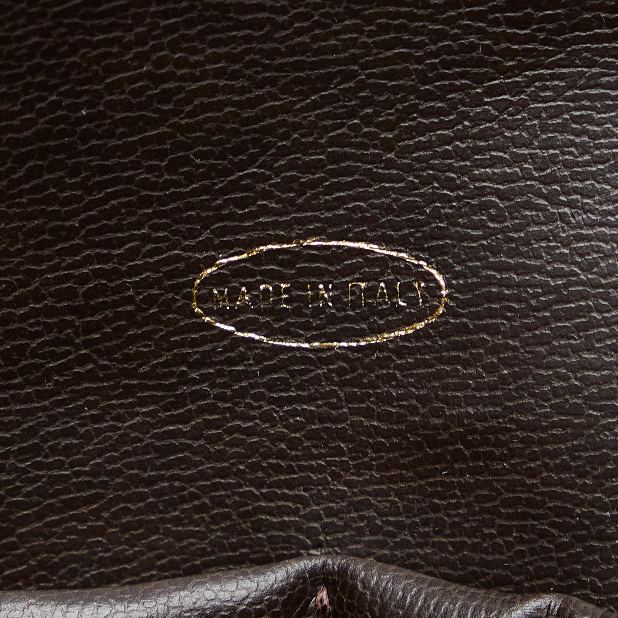 Chanel Leather Pouch (SHG-pa4YMp)