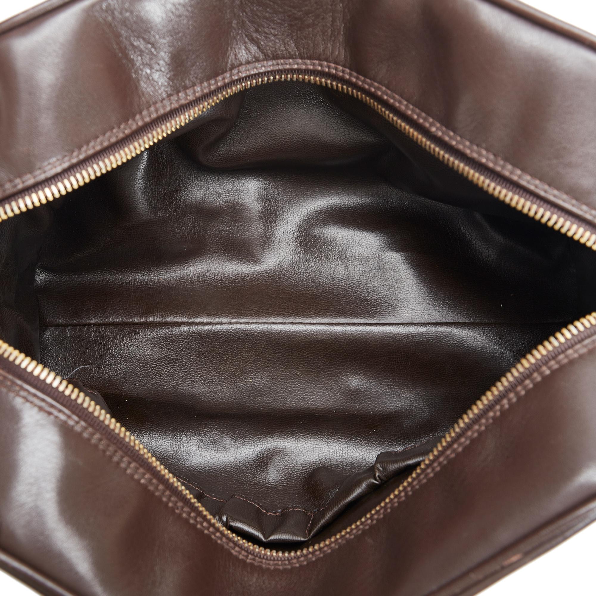 Chanel Leather Pouch (SHG-pa4YMp)