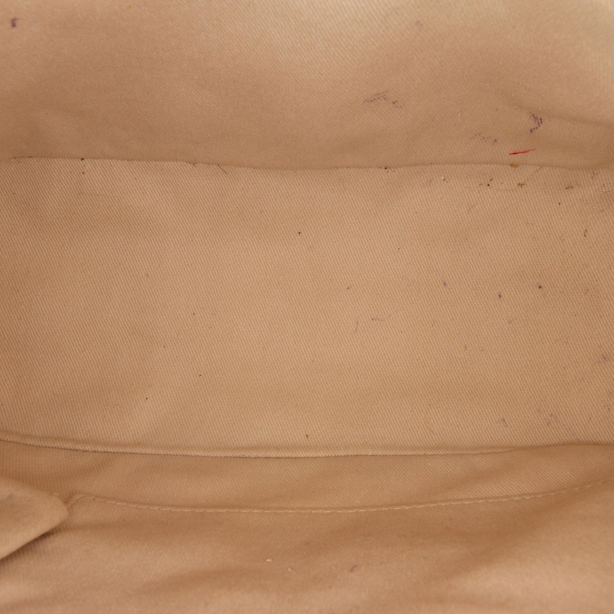 Chanel Love Me Tender Flap Bag (SHG-goElEm)