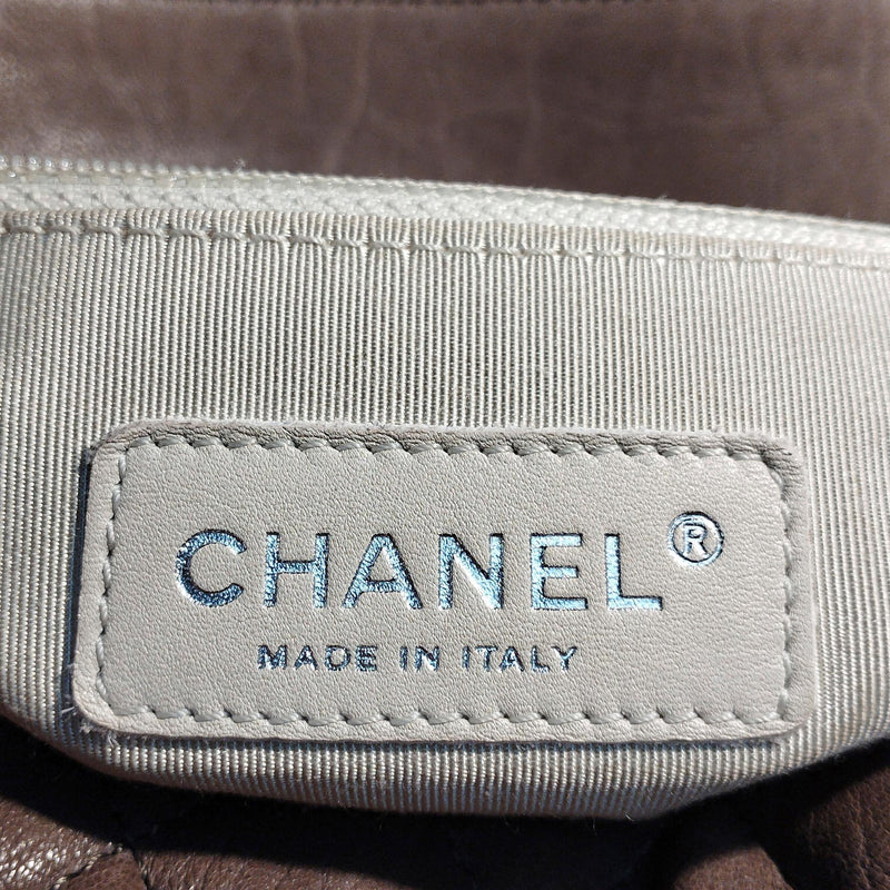 Chanel Maxi Chain Around Lambskin Single Flap Bag (SHG-D4hksv)
