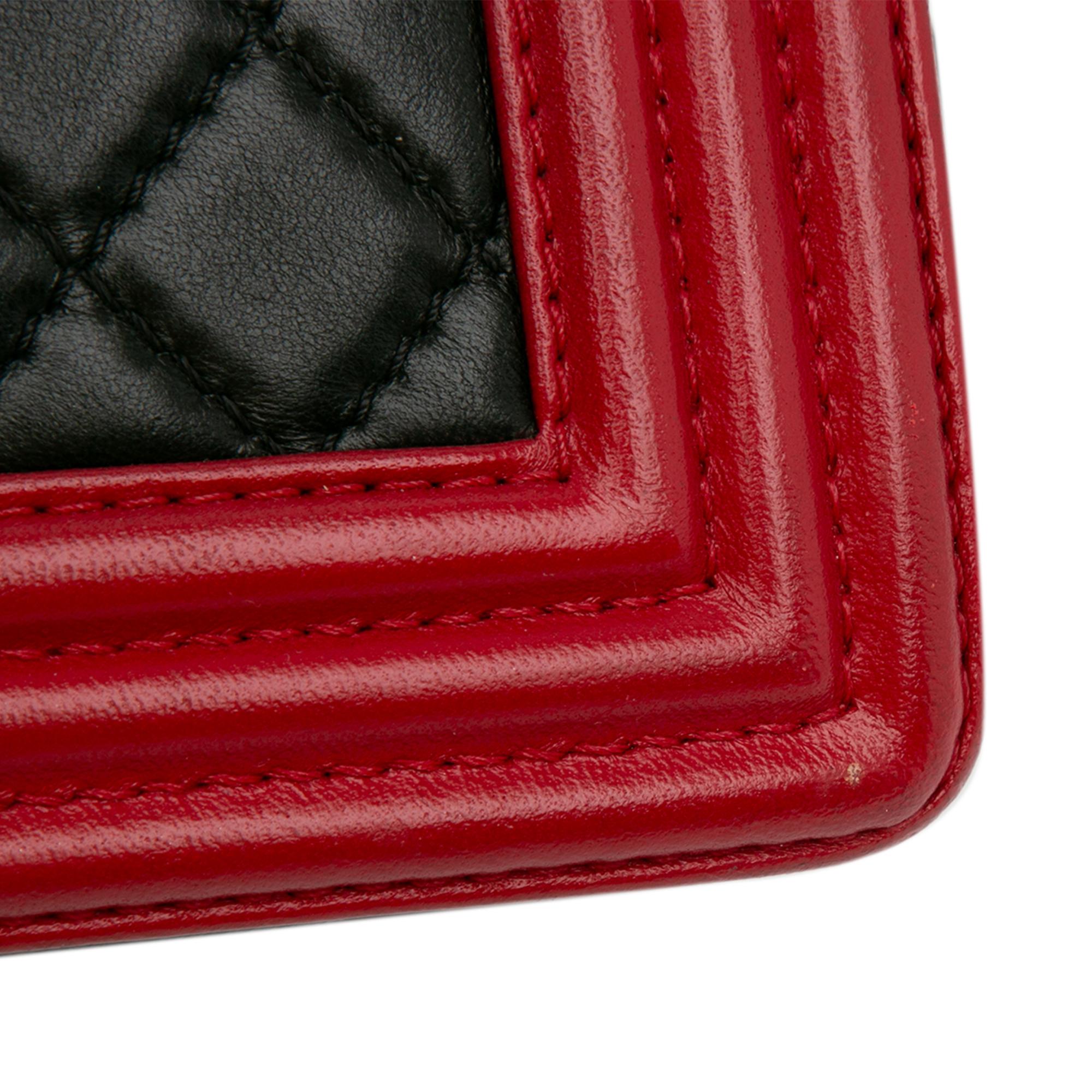 Chanel Medium Bicolor Lambskin Boy Flap (SHG-Qk8sN1)