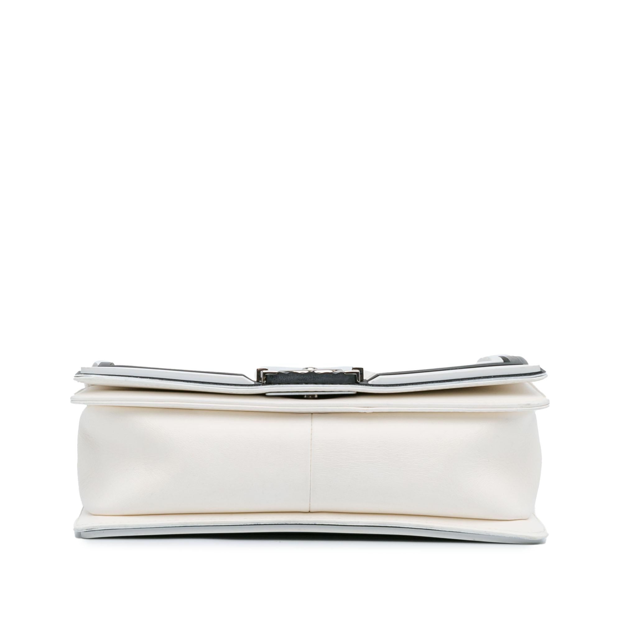 Chanel Medium Bicolor Lambskin and Rubber Boy Flap (SHG-k7sY5d)