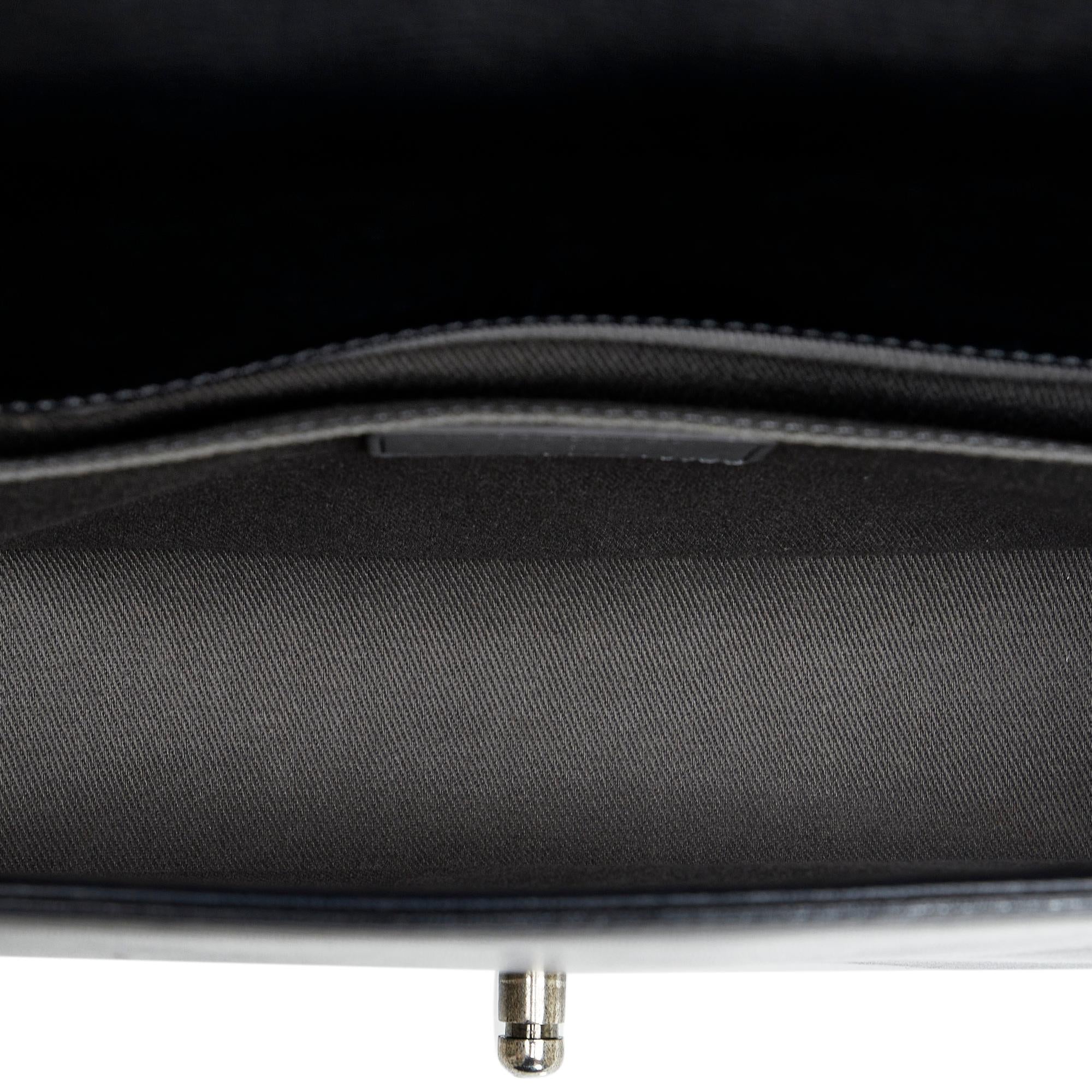 Chanel Medium Boy Bag (SHG-BOOAMQ)