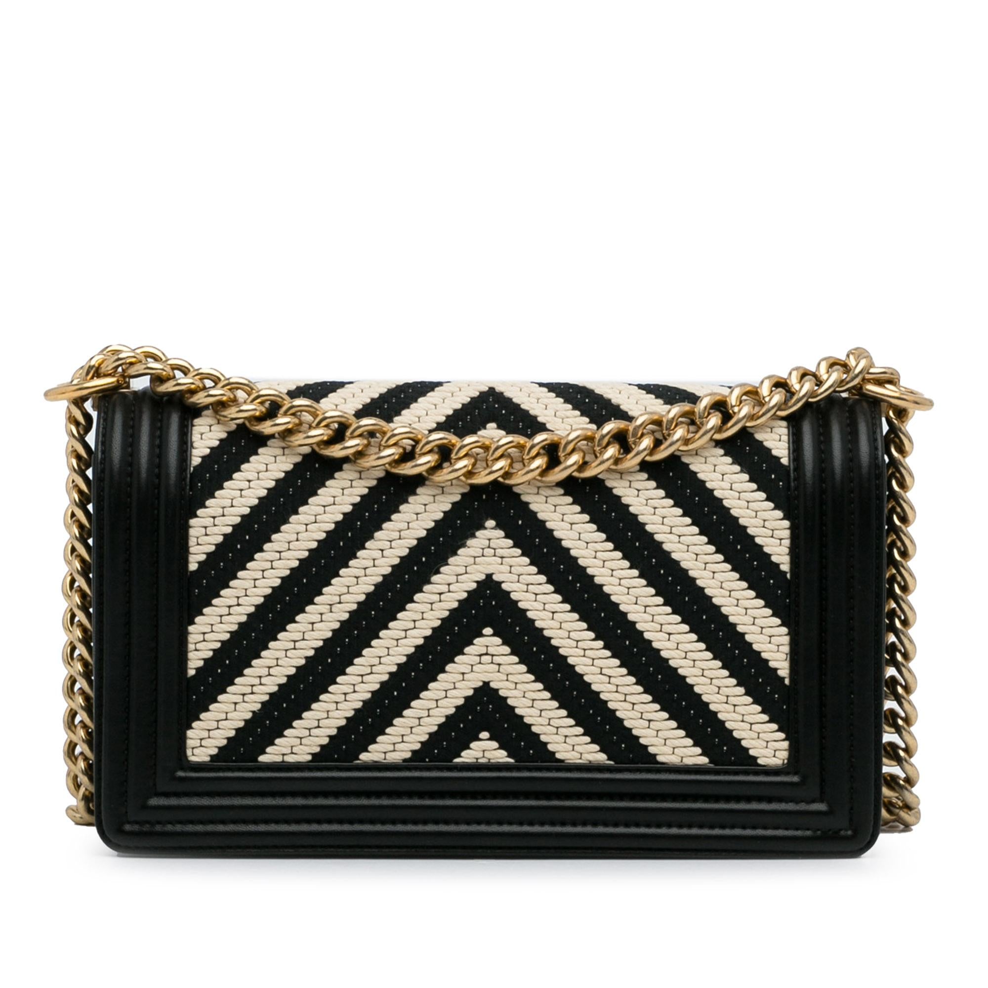 Chanel Medium Braided Chevron Le Boy (SHG-Qo0SYS)