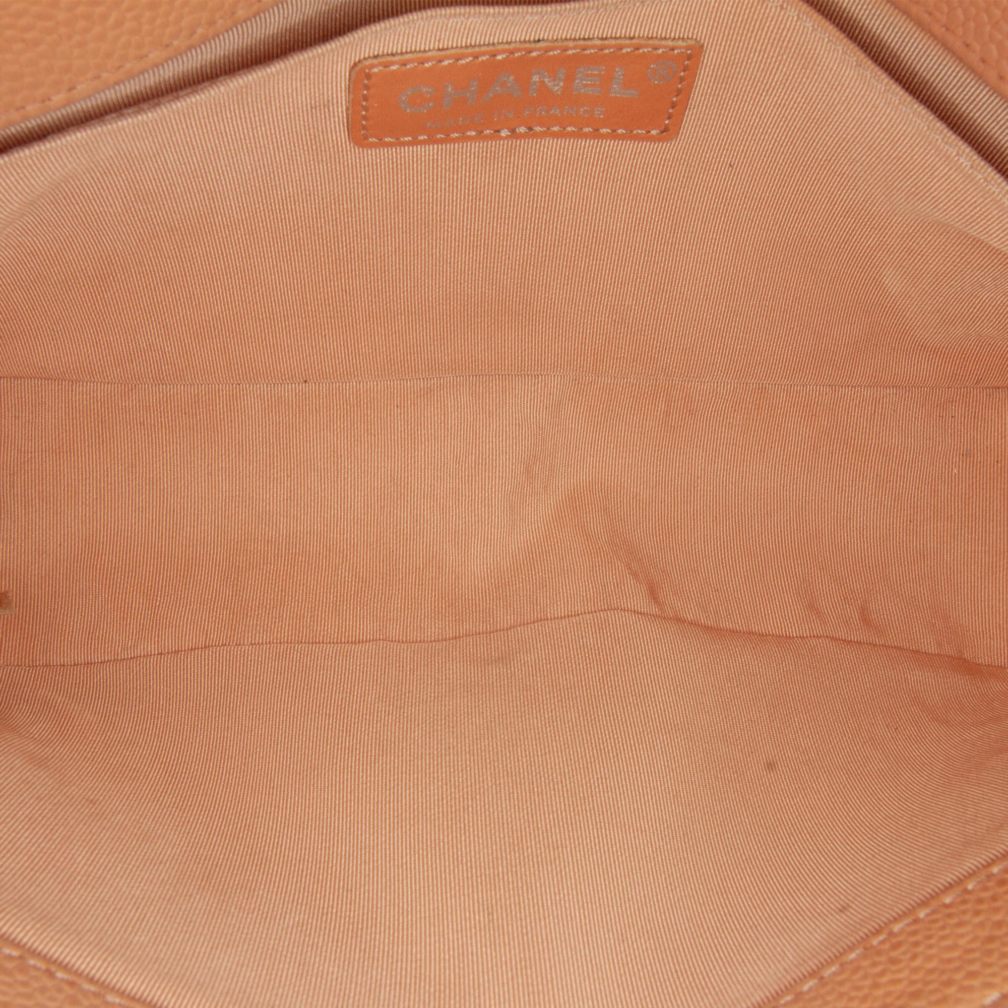 Chanel Medium Caviar Boy Flap Bag (SHG-MIAPNv)