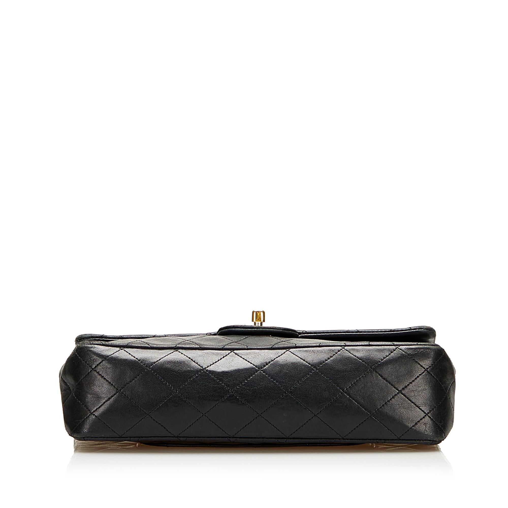 Chanel Medium Classic Lambskin Double Flap (SHG-36031)