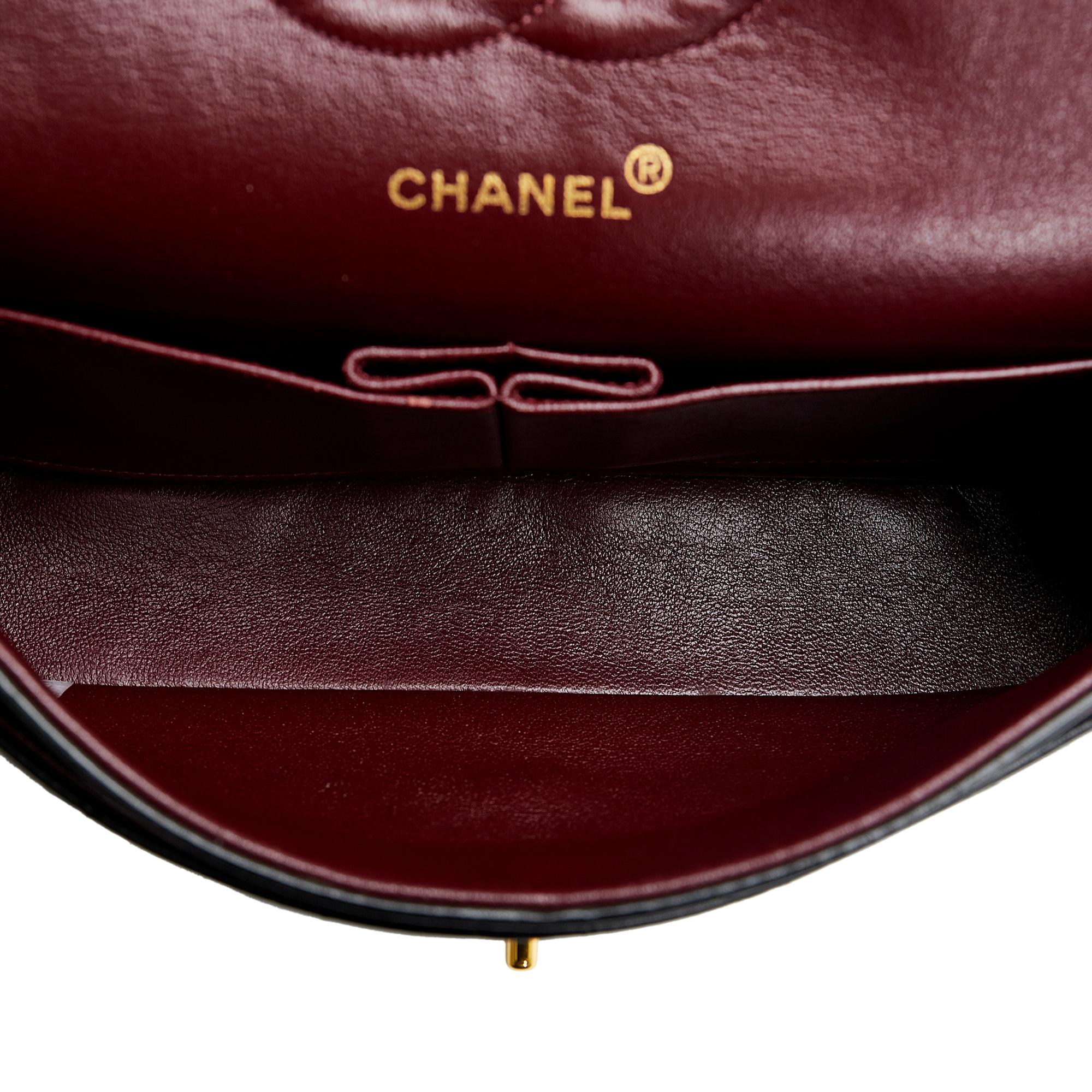 Chanel Medium Classic Lambskin Double Flap (SHG-hCSWjU)