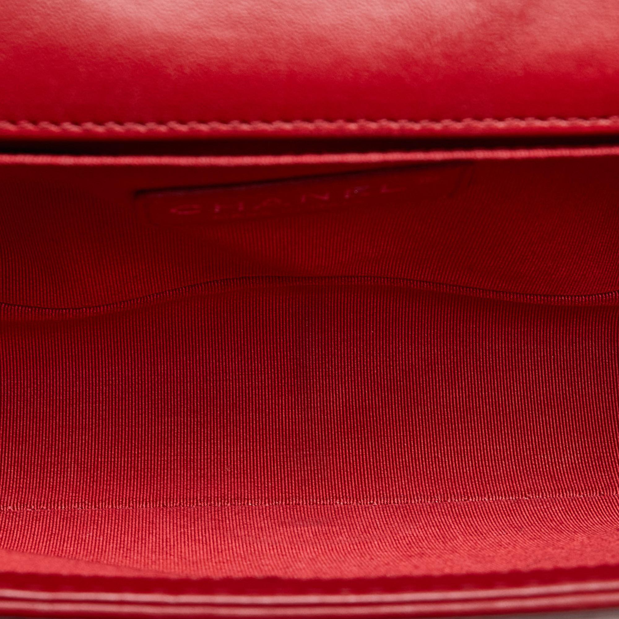 Chanel Medium Lambskin Boy Bicolor Flap Bag (SHG-rAk6LZ)