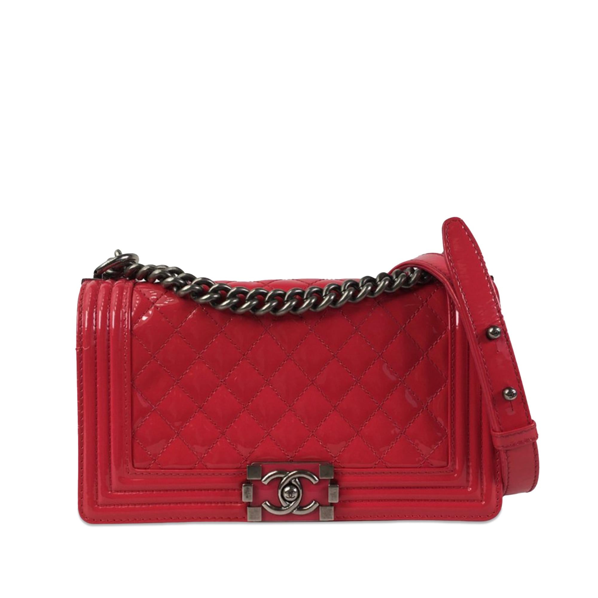 Chanel Medium Patent Boy Flap (SHG-Q9F2oG)