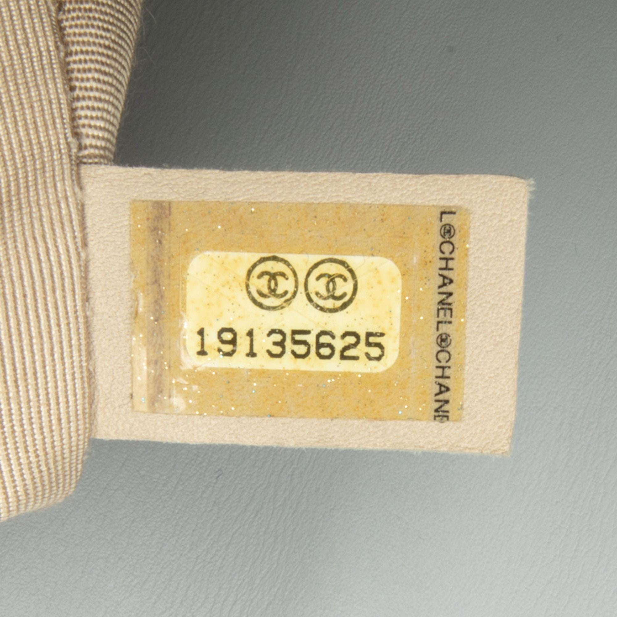 Chanel Medium Patent Boy Flap (SHG-xNr2HC)