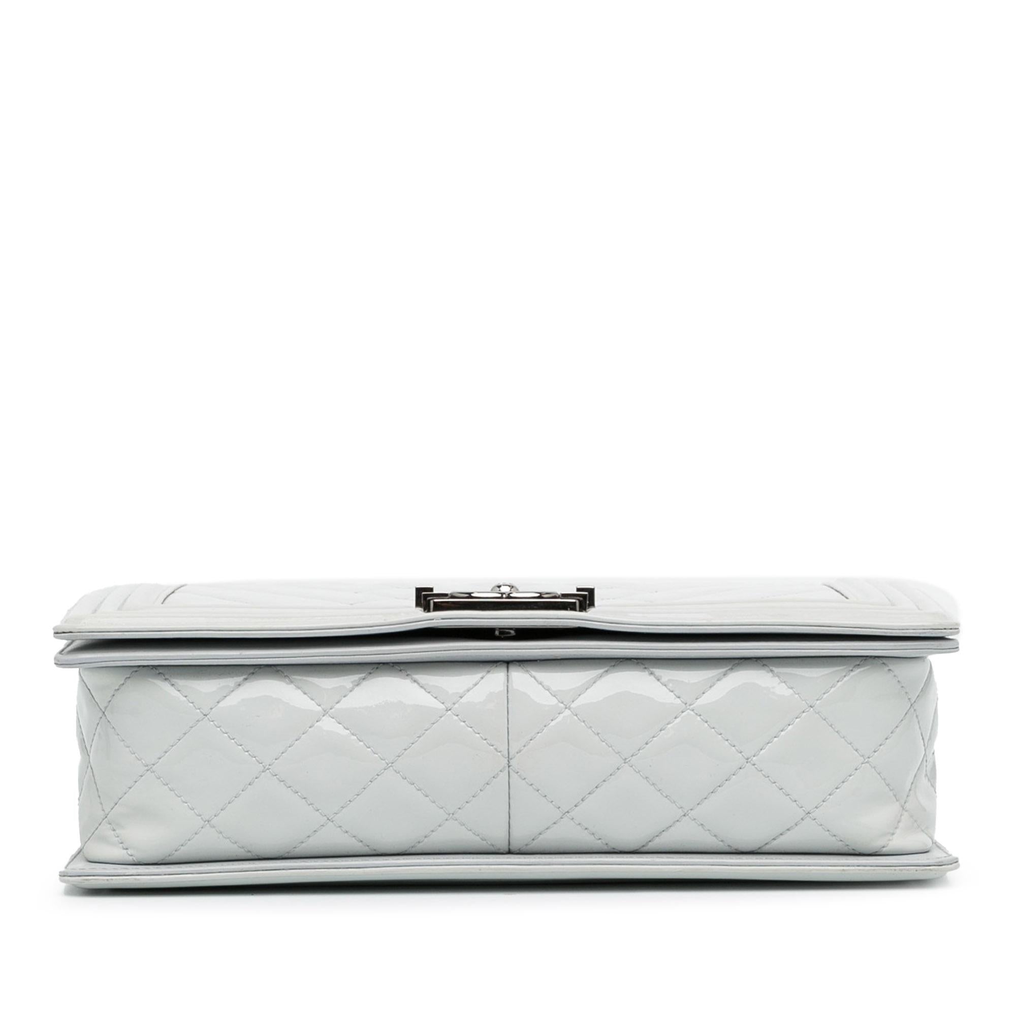 Chanel Medium Patent Boy Flap (SHG-xNr2HC)