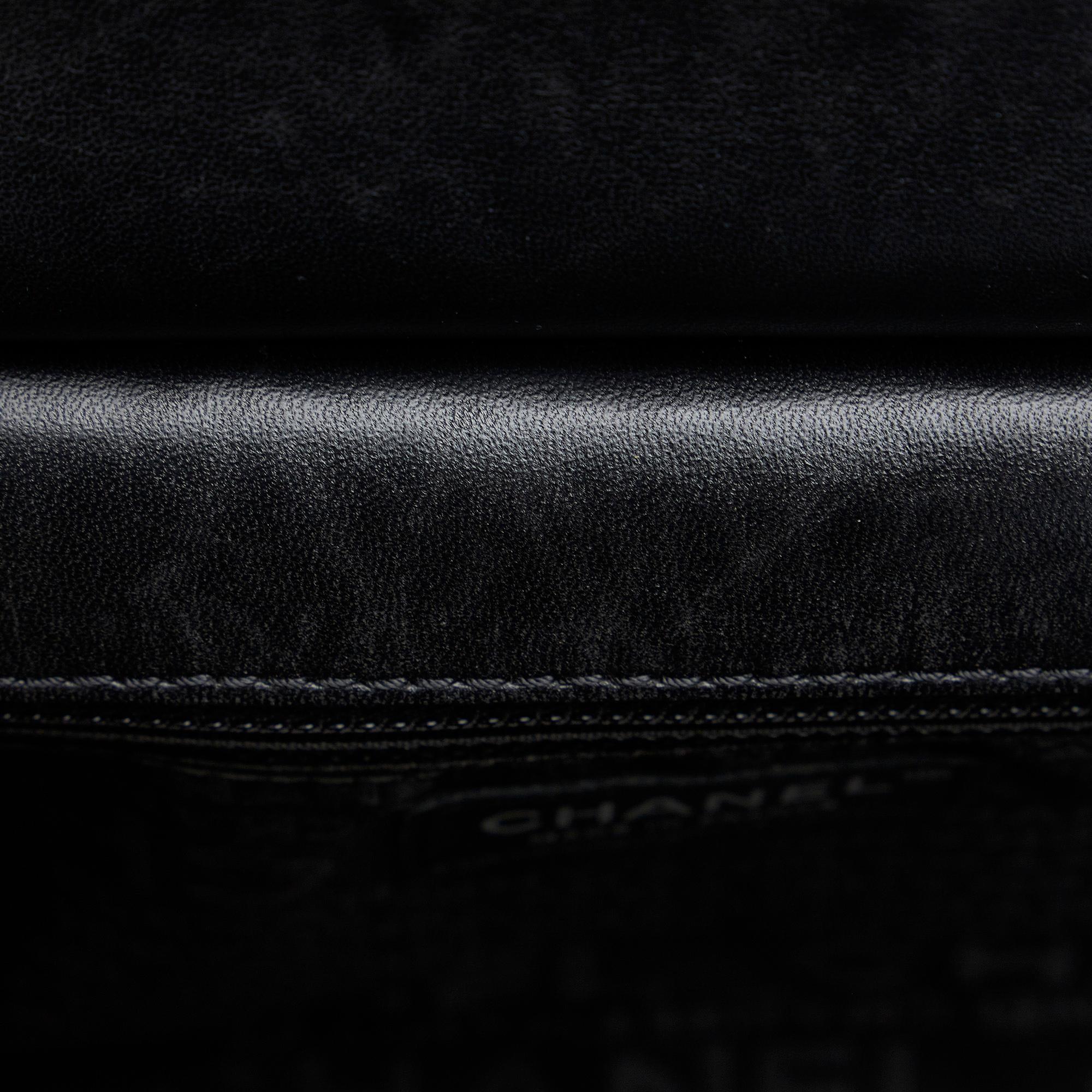 Chanel Medium Patent Chain-Through Flap Bag (SHG-TQ2hq6)