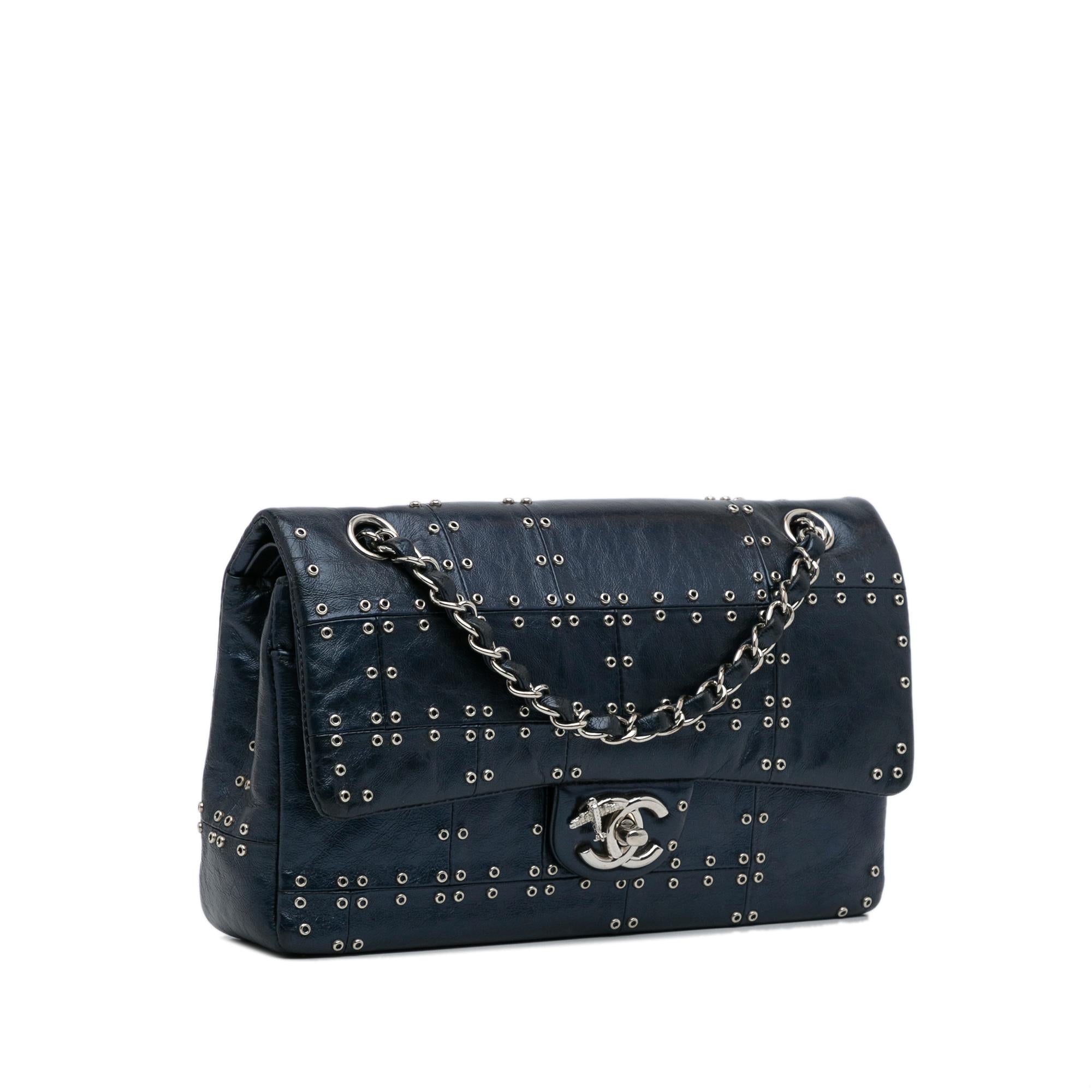 Chanel Medium Studded Leather Airlines Double Flap (SHG-MHpqyU)