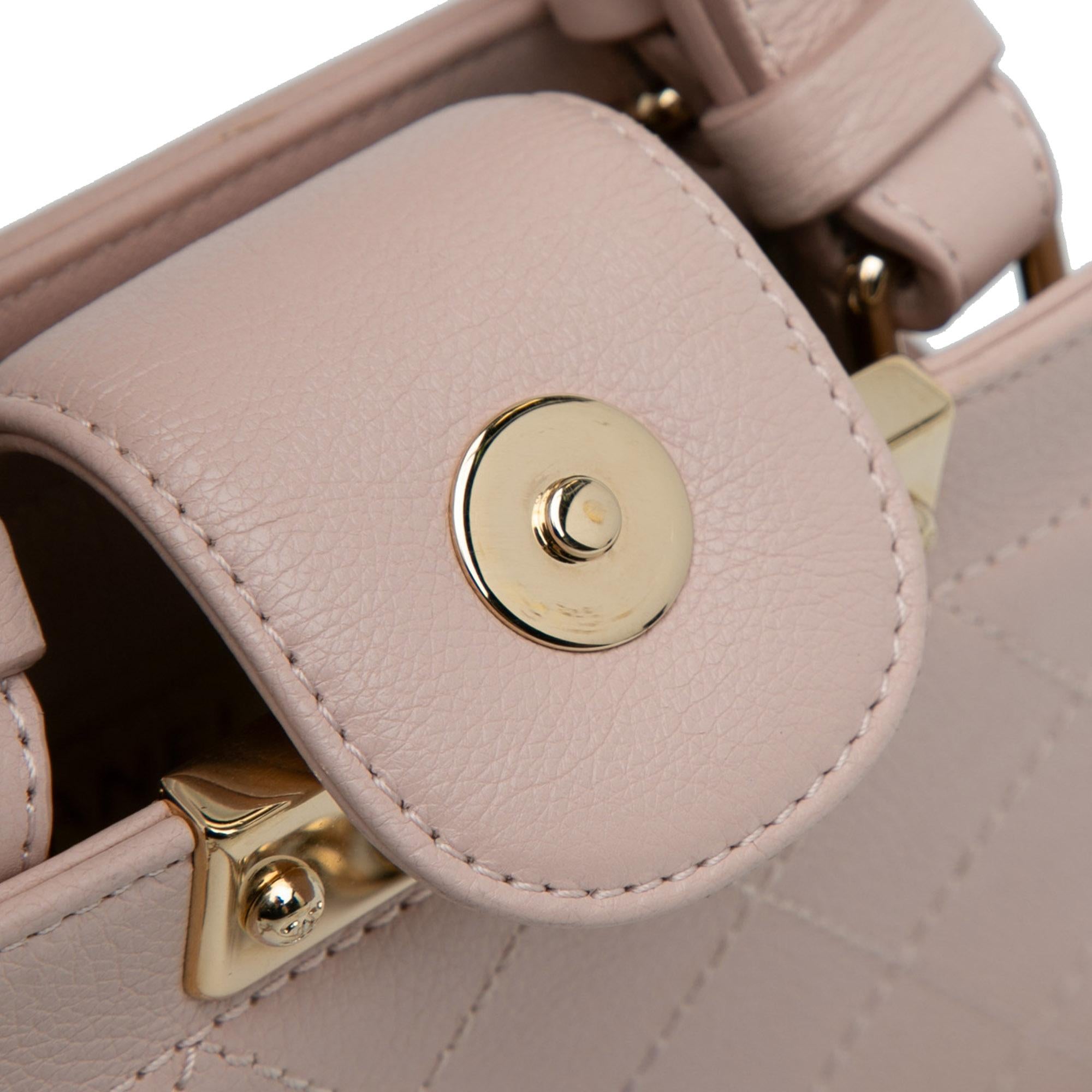 Chanel Mini Calfskin Label Click Shopping Tote (SHG-2qUZVI)