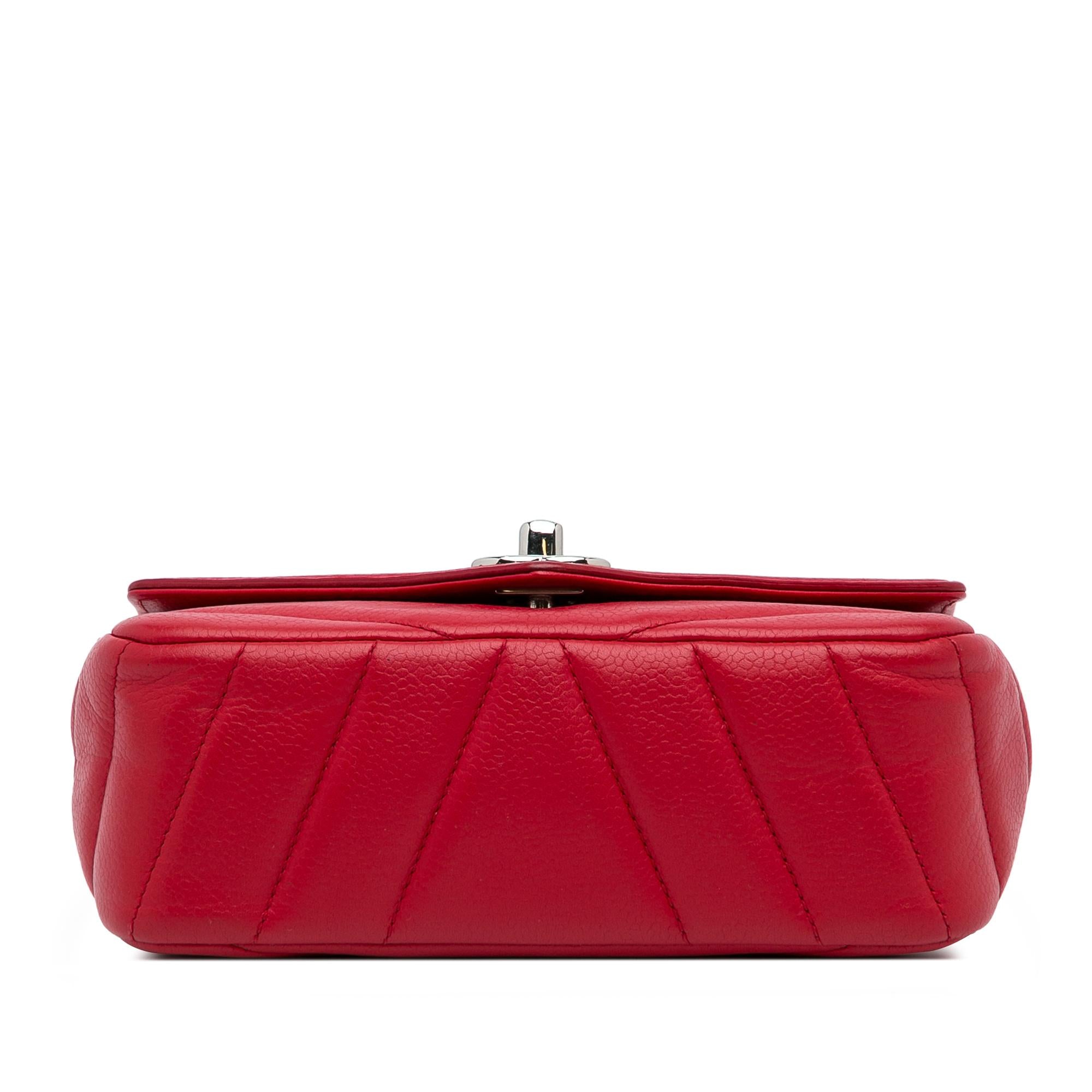 Chanel Mini Caviar Chevron Data Center Envelope Flap Bag (SHG-xIRjR6)