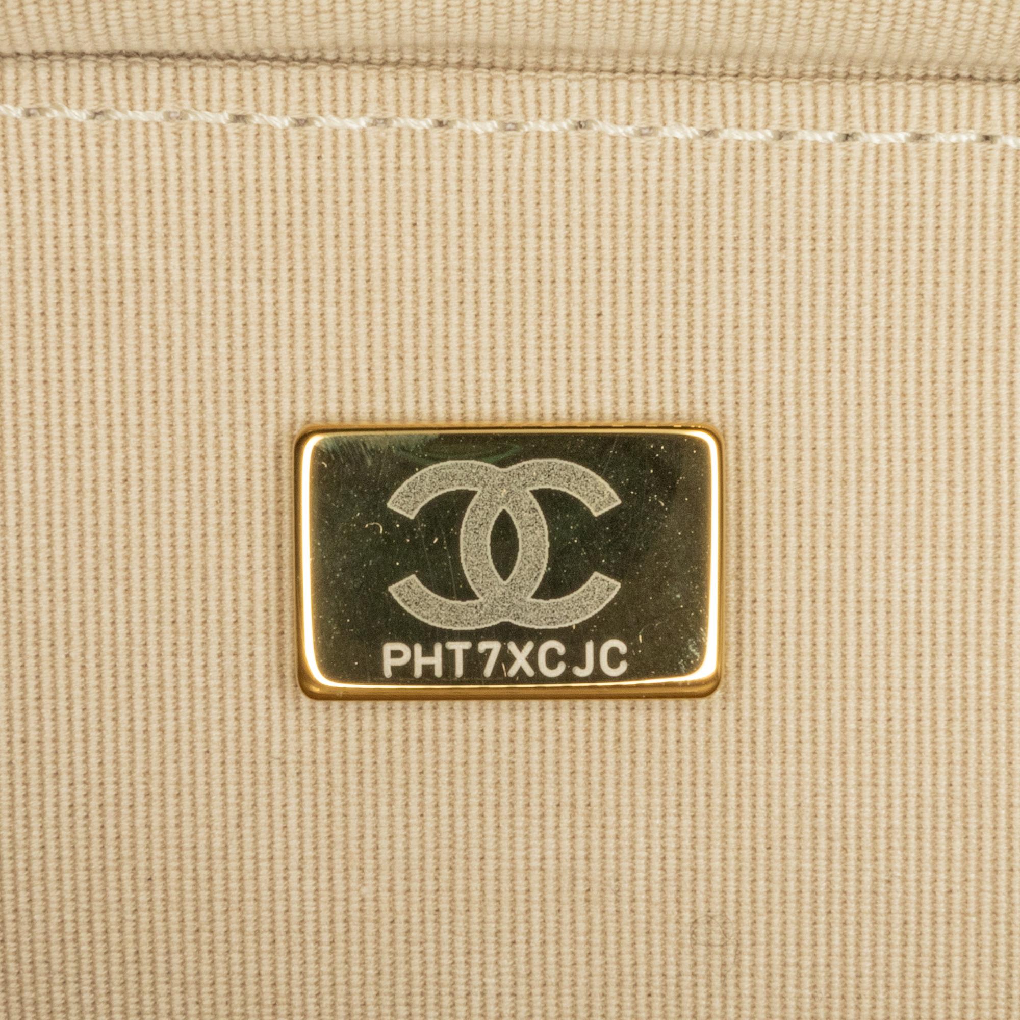 Chanel Mini Metallic Lambskin Like a Wallet Flap Bag (SHG-ZFjRuZ)