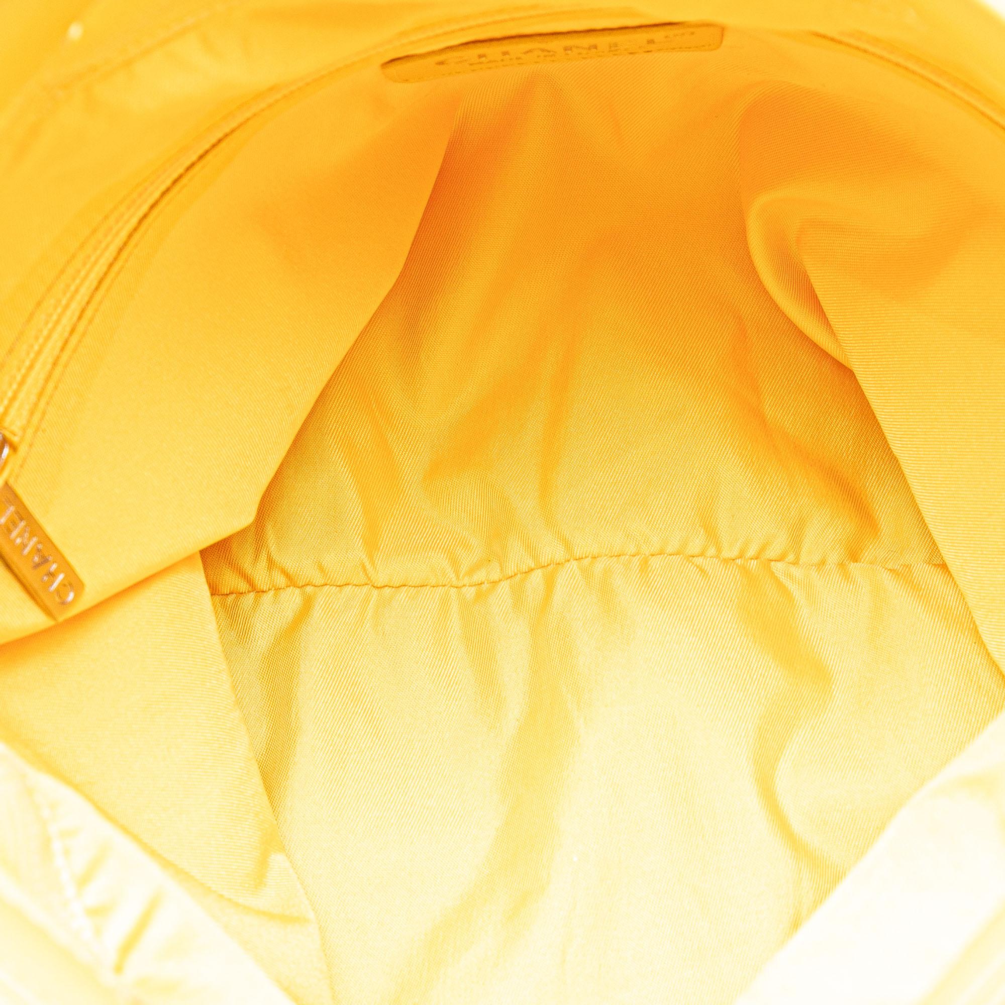 Chanel New Travel Line Handbag (SHG-L2MxnI)